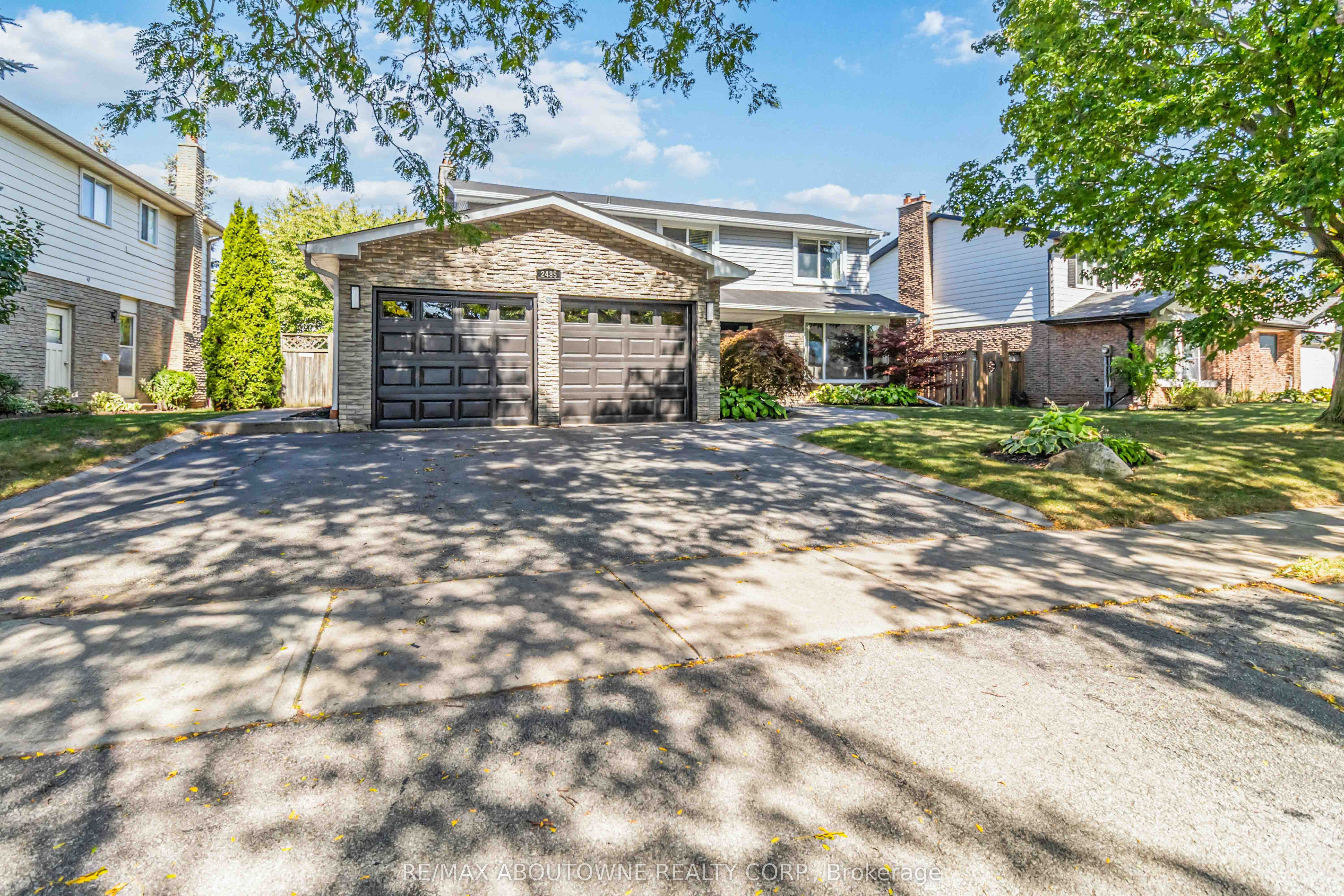 2485 Woburn Crescent, Oakville, ON L6L 5E8 photo 2