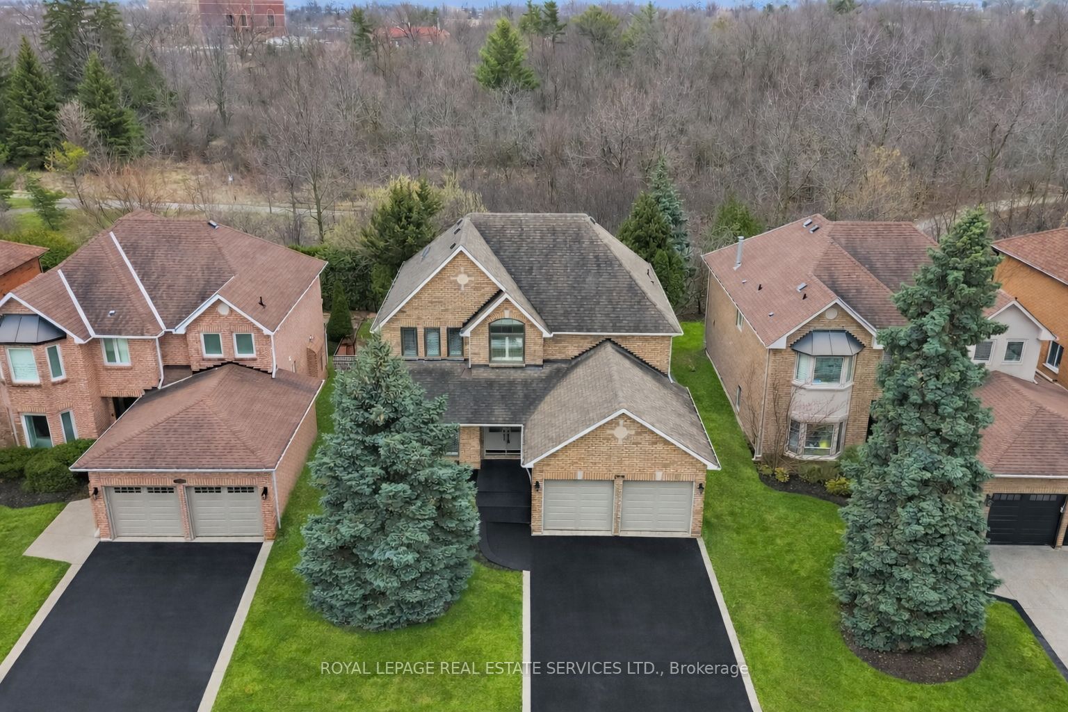 2208 Brays Lane, Oakville, ON L6M 3J7 photo 2