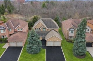 2208 Brays Lane, Oakville, ON L6M 3J7 photo 4