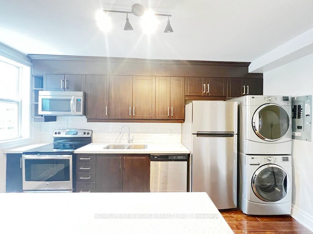 3 Roblocke Avenue Main, Toronto, ON M6G 3R6 photo 3