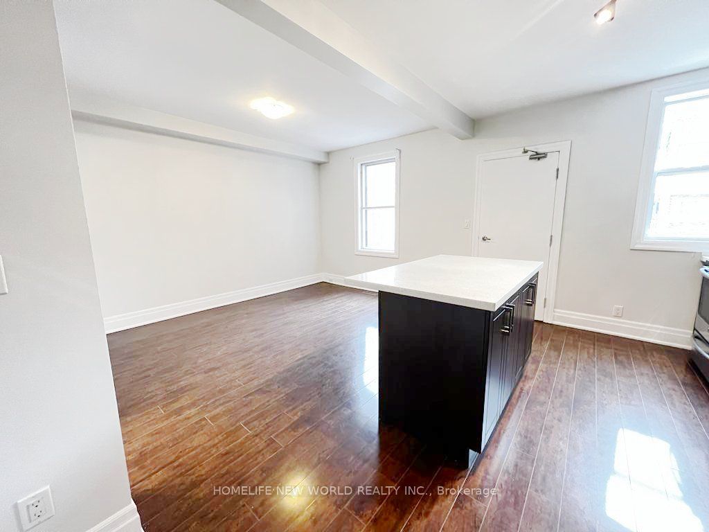 3 Roblocke Avenue Main, Toronto, ON M6G 3R6 photo 5