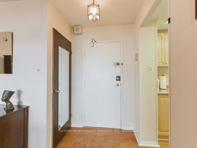 3100 Kirwin Avenue 1601, Mississauga, ON L5A 3S6 photo 2