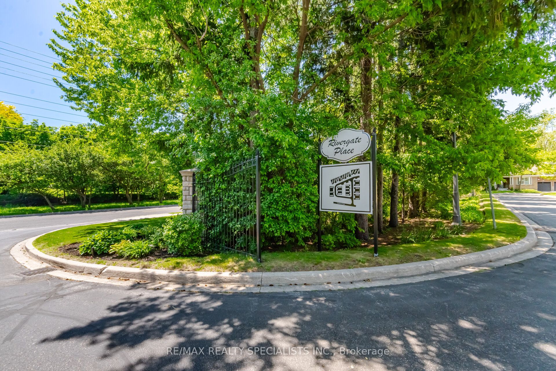 6439 Rivergate Place, Mississauga, ON L5N 8P8 photo 3
