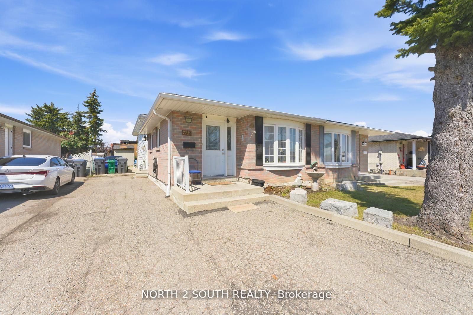 7739 Priory Crescent, Mississauga, ON L4T 3H6