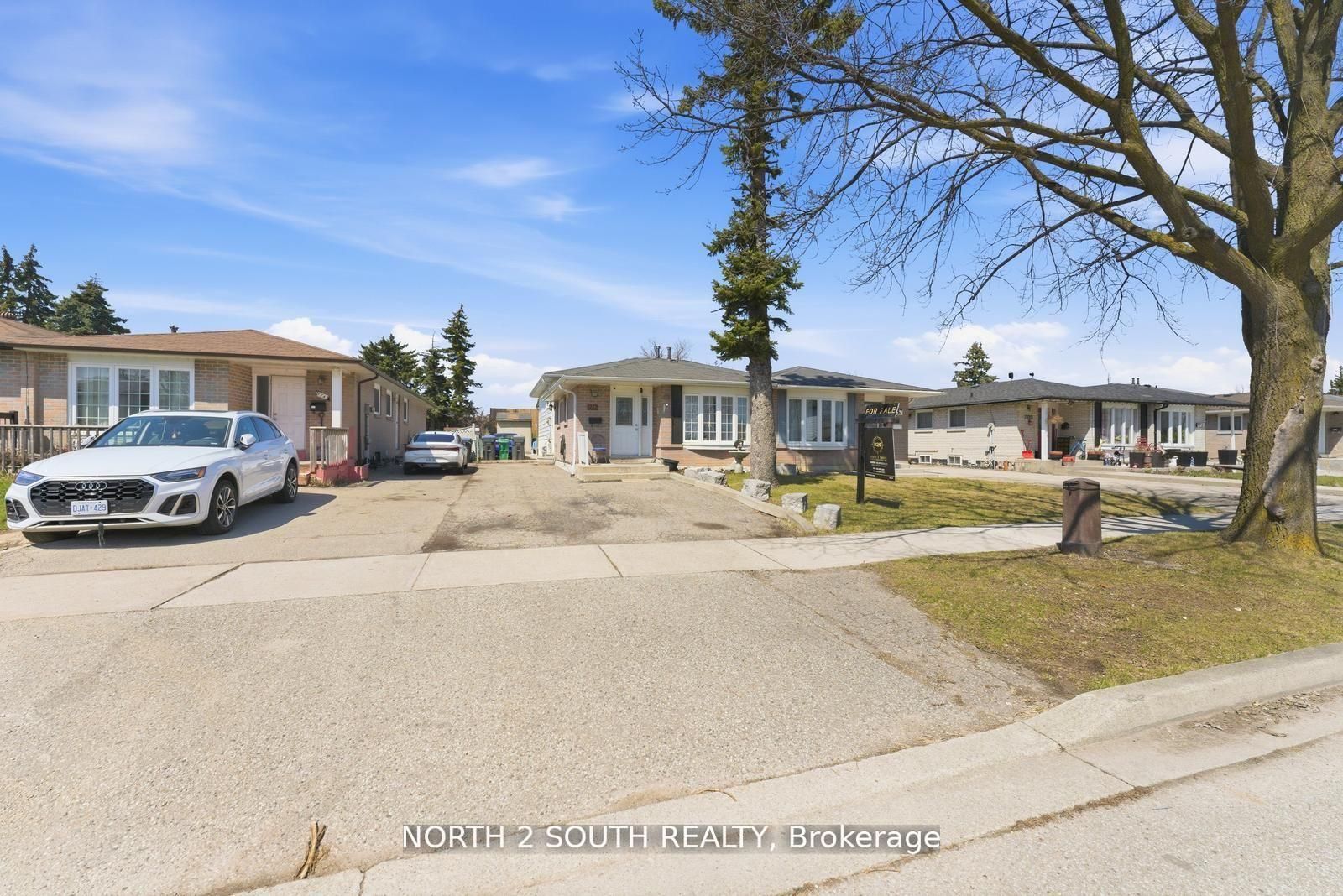 7739 Priory Crescent, Mississauga, ON L4T 3H6 photo 5