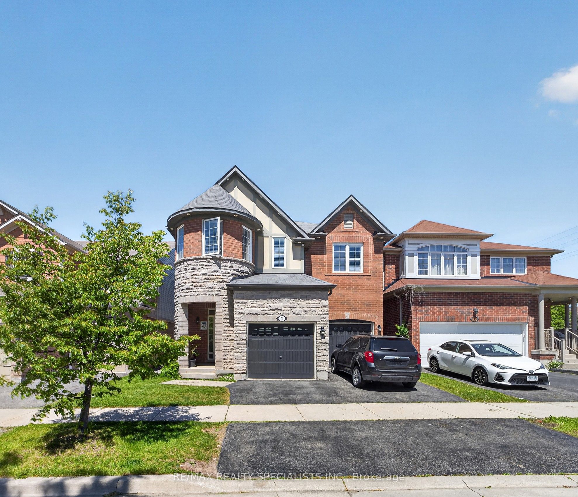4 Donomore Drive, Brampton, ON L7A 0S8 photo 2