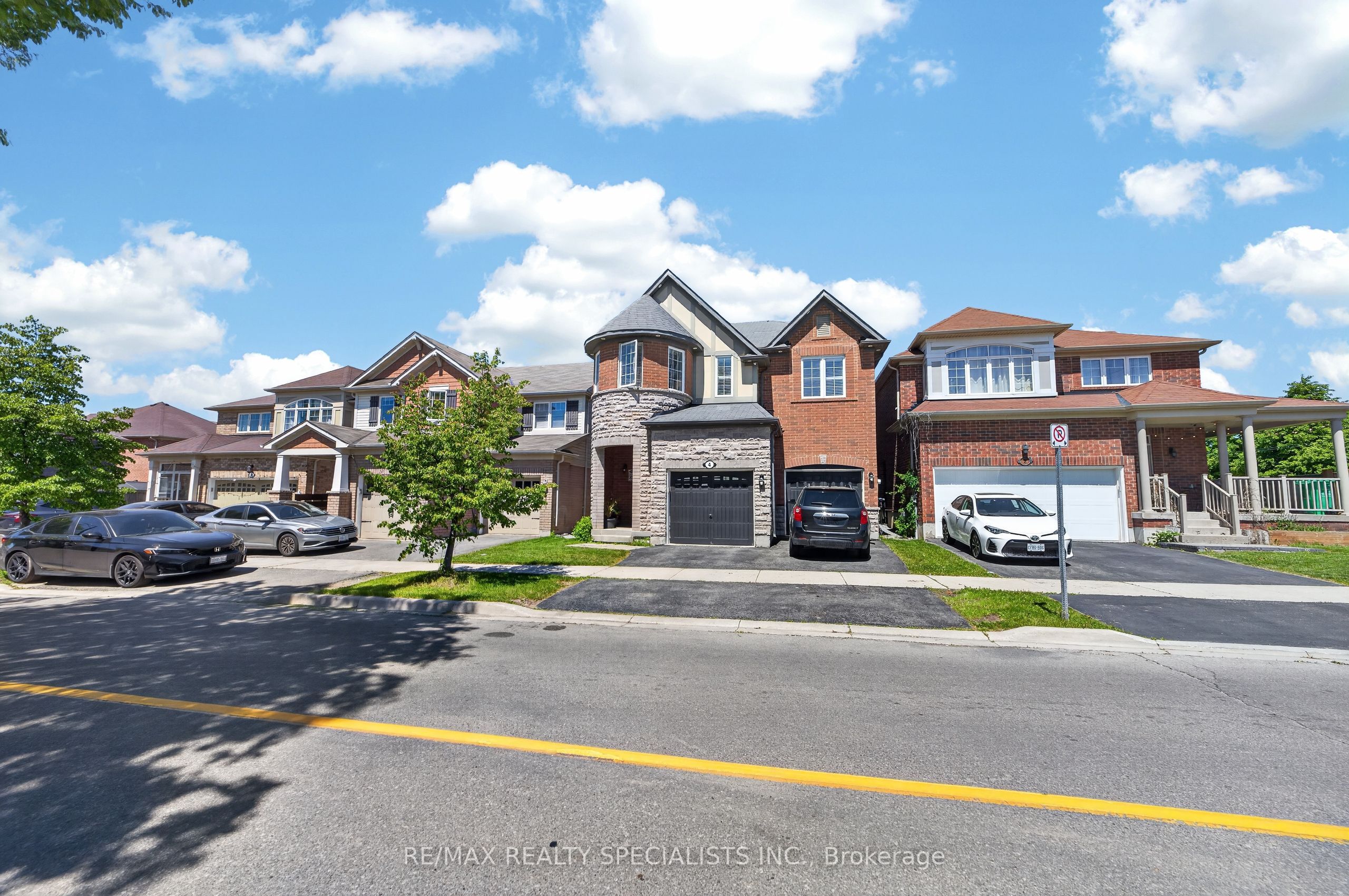 4 Donomore Drive, Brampton, ON L7A 0S8 photo 3