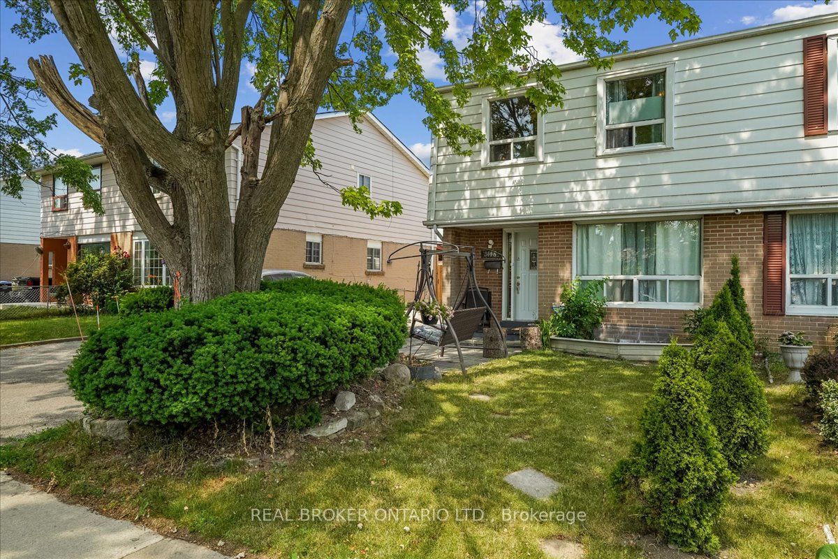 3106 Redbank Crescent, Mississauga, ON L4T 1V1