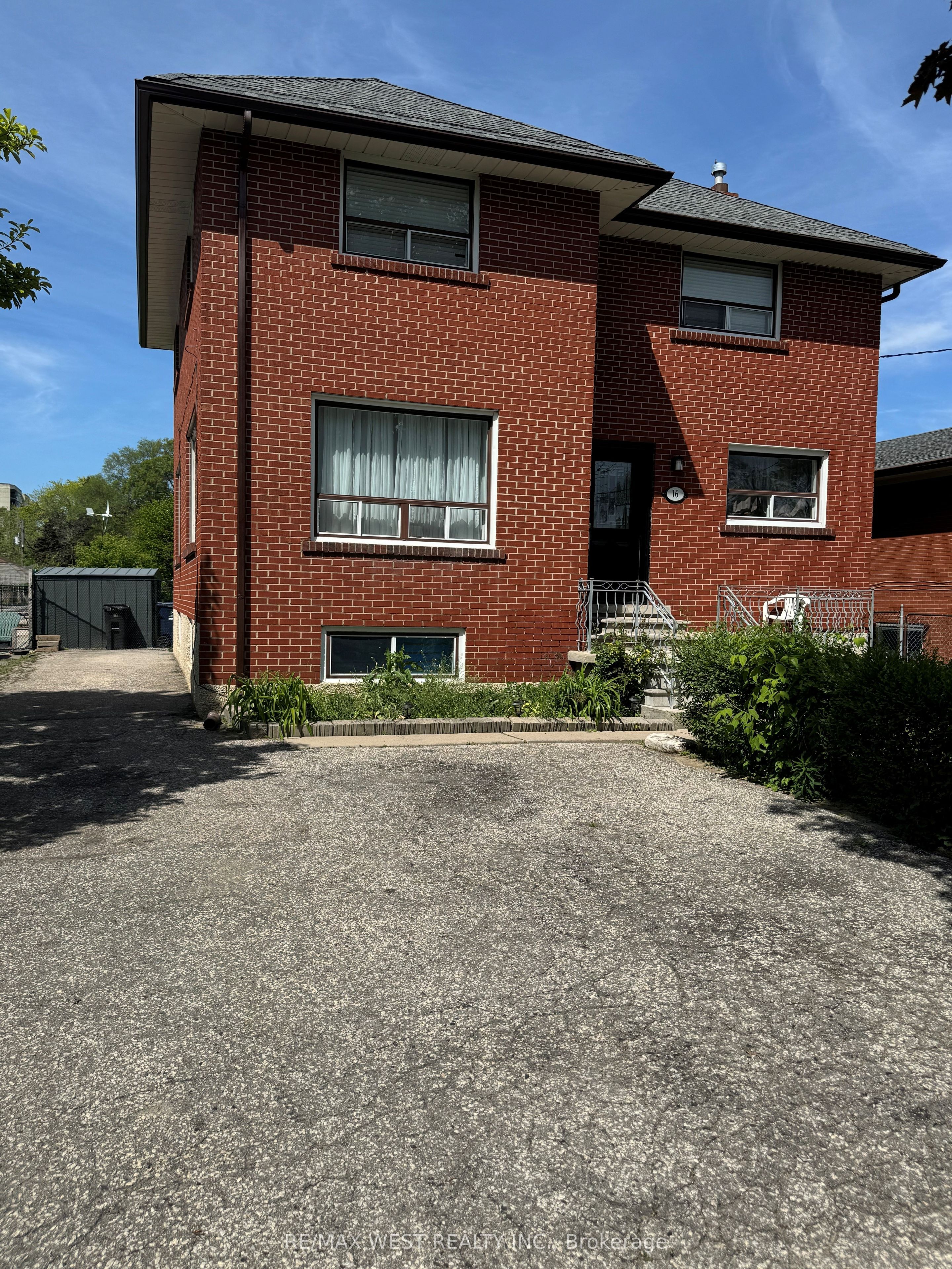 16 Upwood Avenue, Toronto, ON M6L 3A5 photo 5
