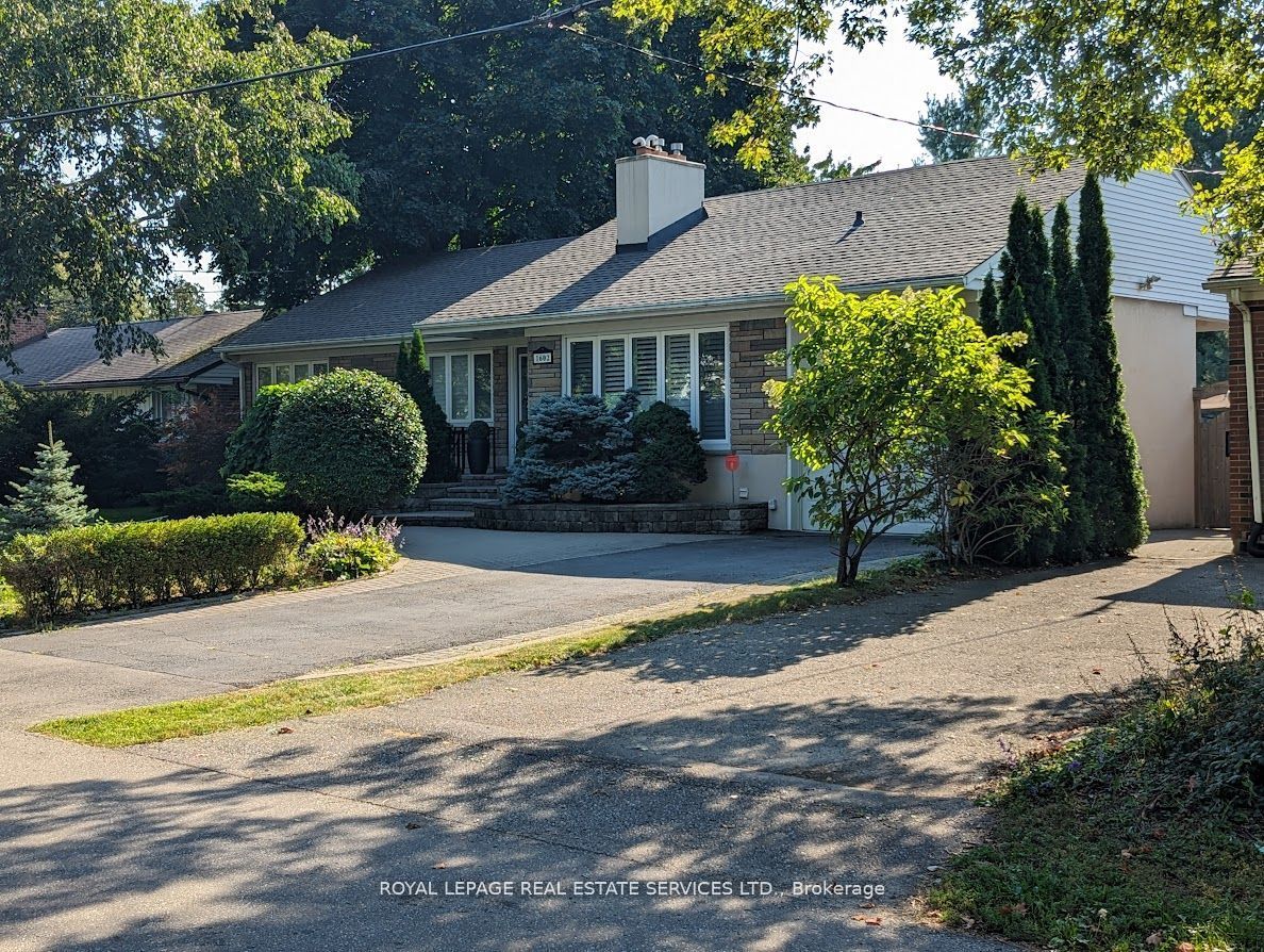 1602 Lincolnshire Blvd. Boulevard, Mississauga, ON L5E 2S7 photo 2