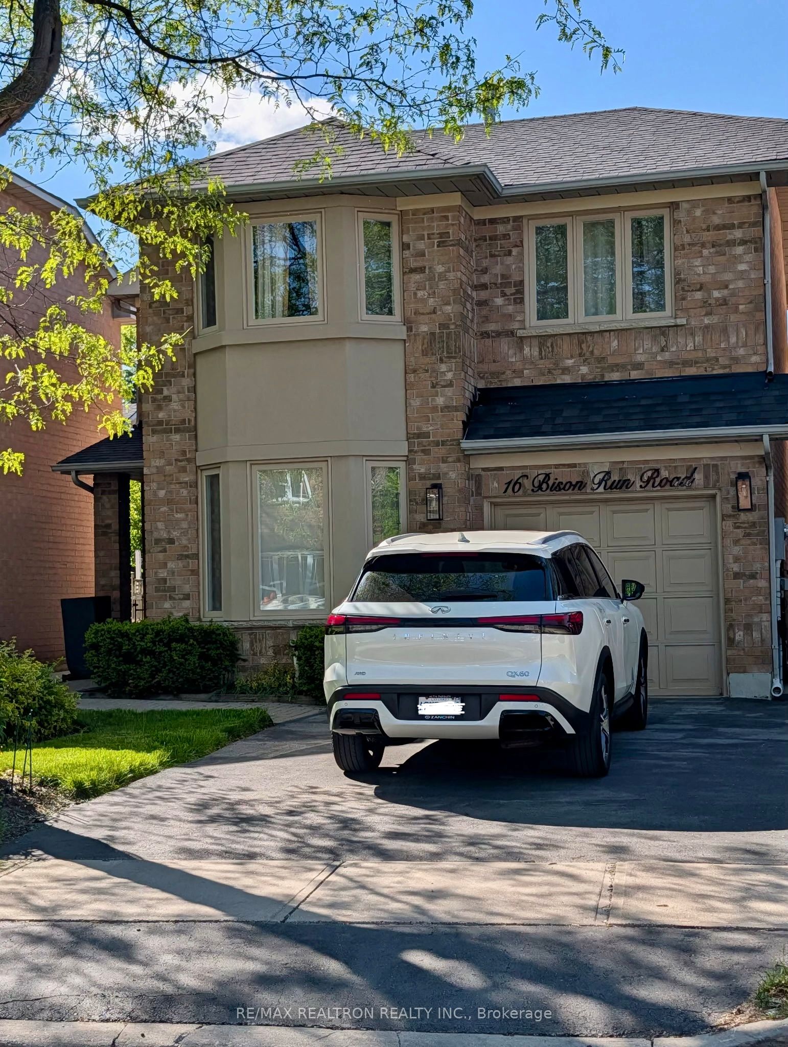 16 Bison Run Road, Brampton, ON L6R 1S2 photo 5