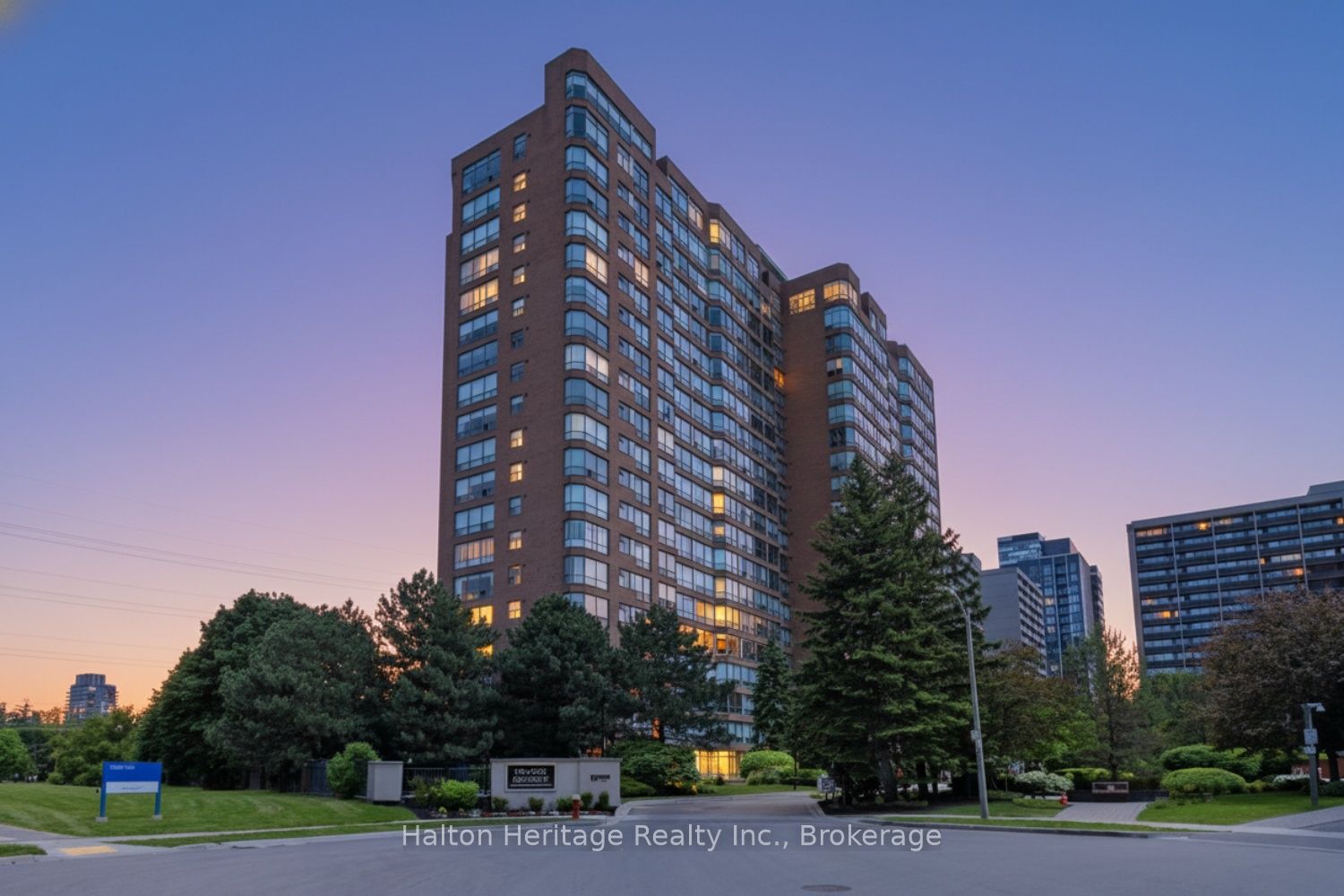1276 Maple Crossing Boulevard 1711, Burlington, ON L7S 2J9 photo 3