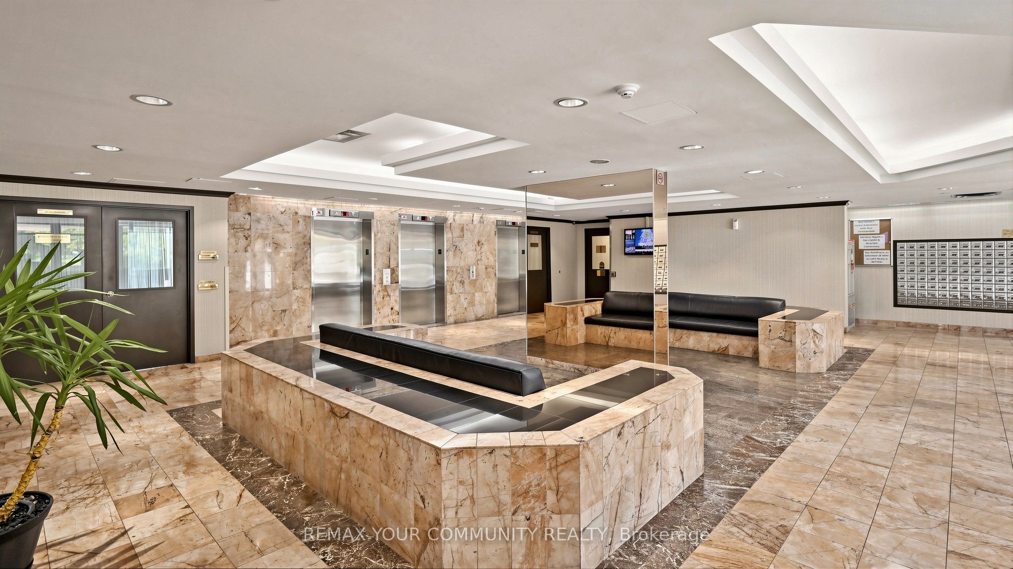 1 Rowntree Road 1215, Toronto, ON M9V 5G7 photo 5