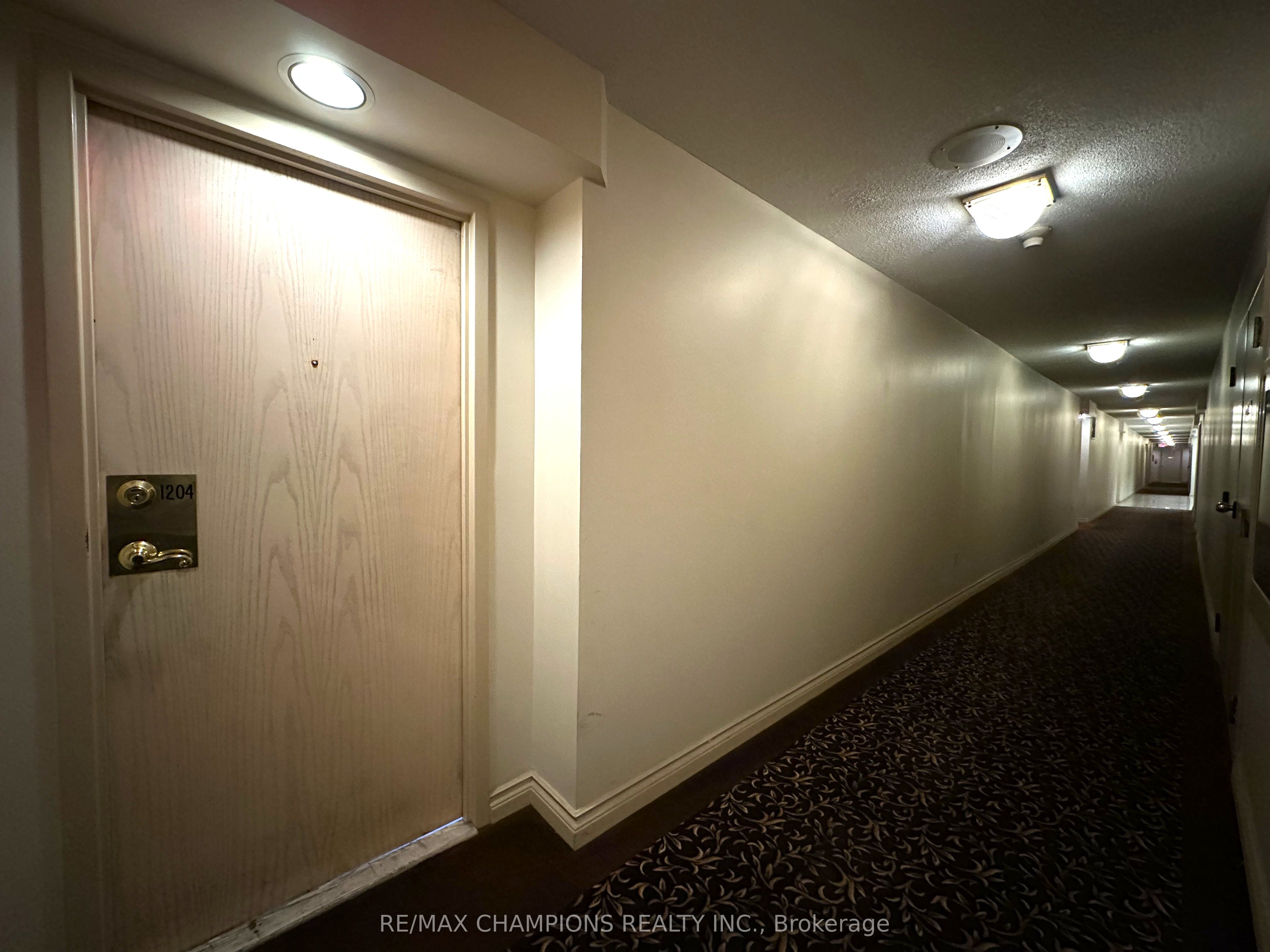 400 Webb Drive 1204, Mississauga, ON L5B 3Z7 photo 4