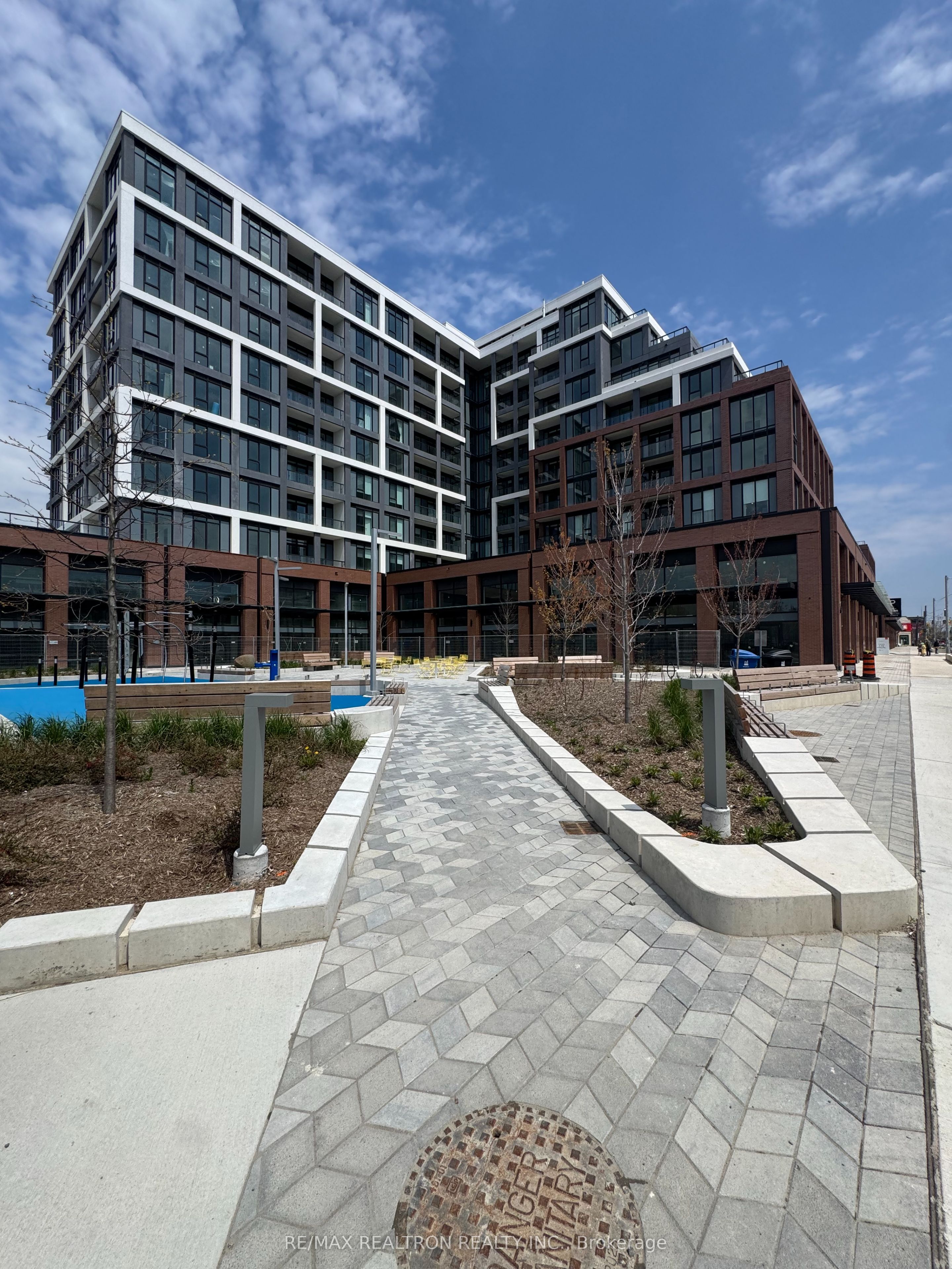 858 Dupont Street 624, Toronto, ON M6G 0C1