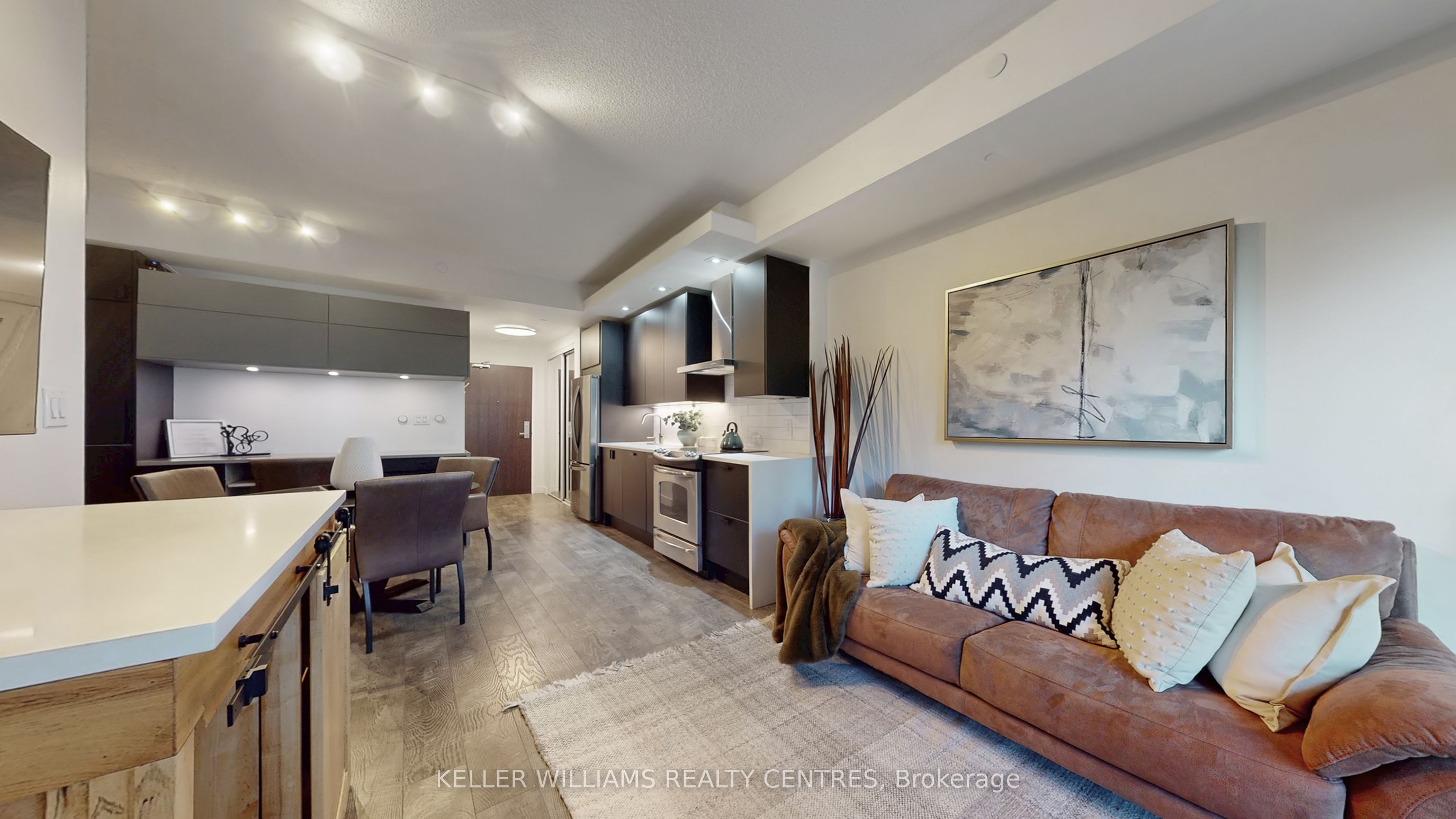 165 Legion Road N 434, Toronto, ON M8Y 0A1 photo 2