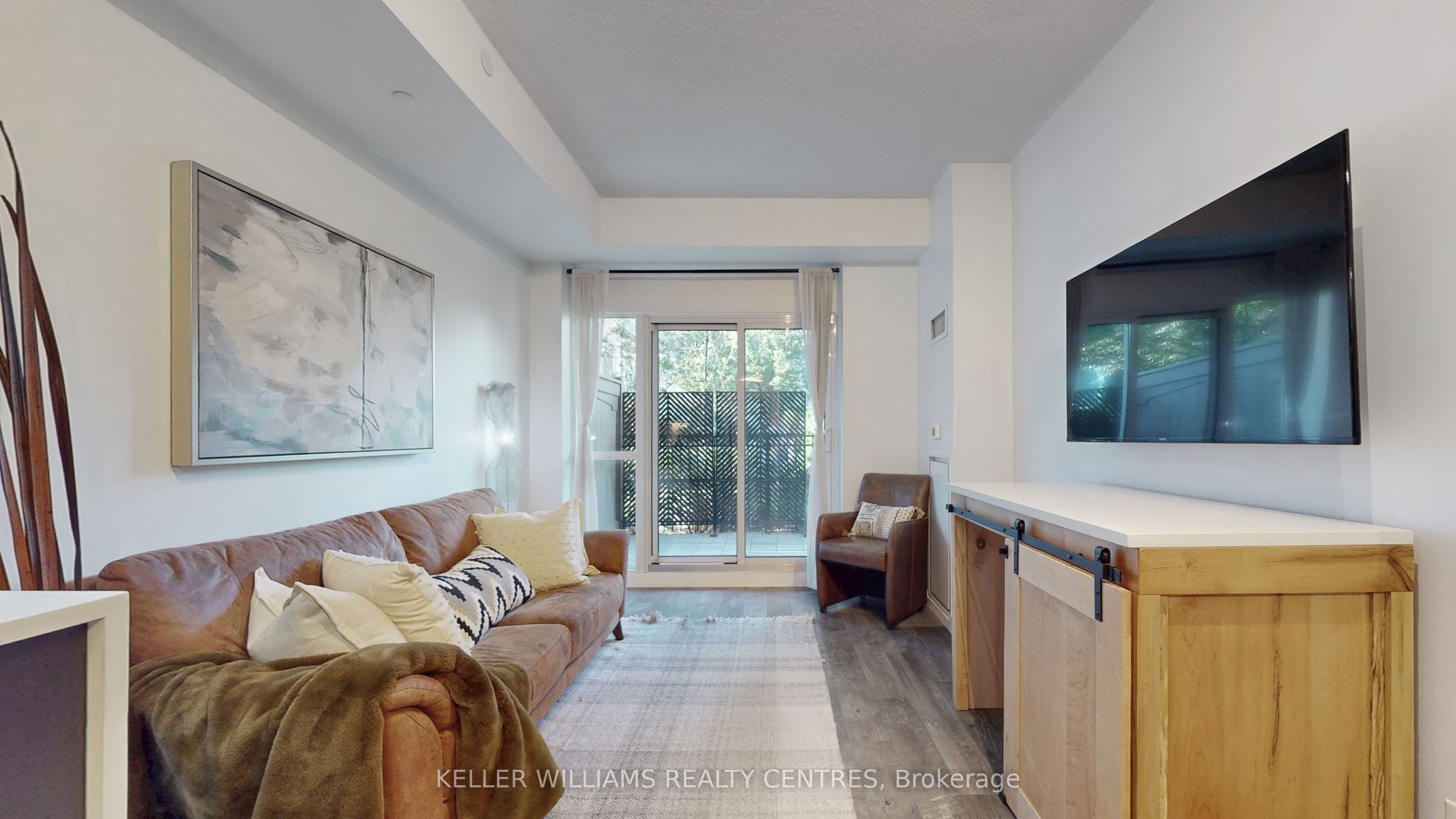 165 Legion Road N 434, Toronto, ON M8Y 0A1 photo 3