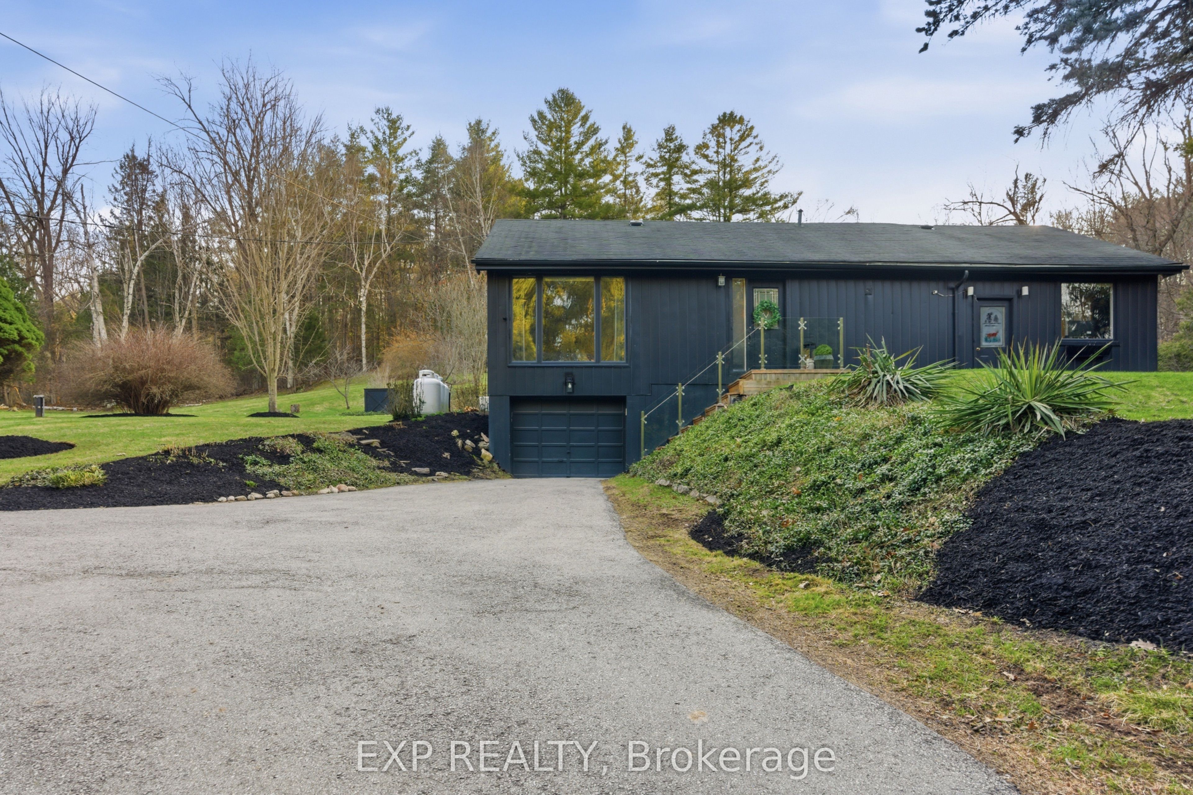 6092 Cedar Springs Road, Burlington, ON L7P 0C3 photo 2