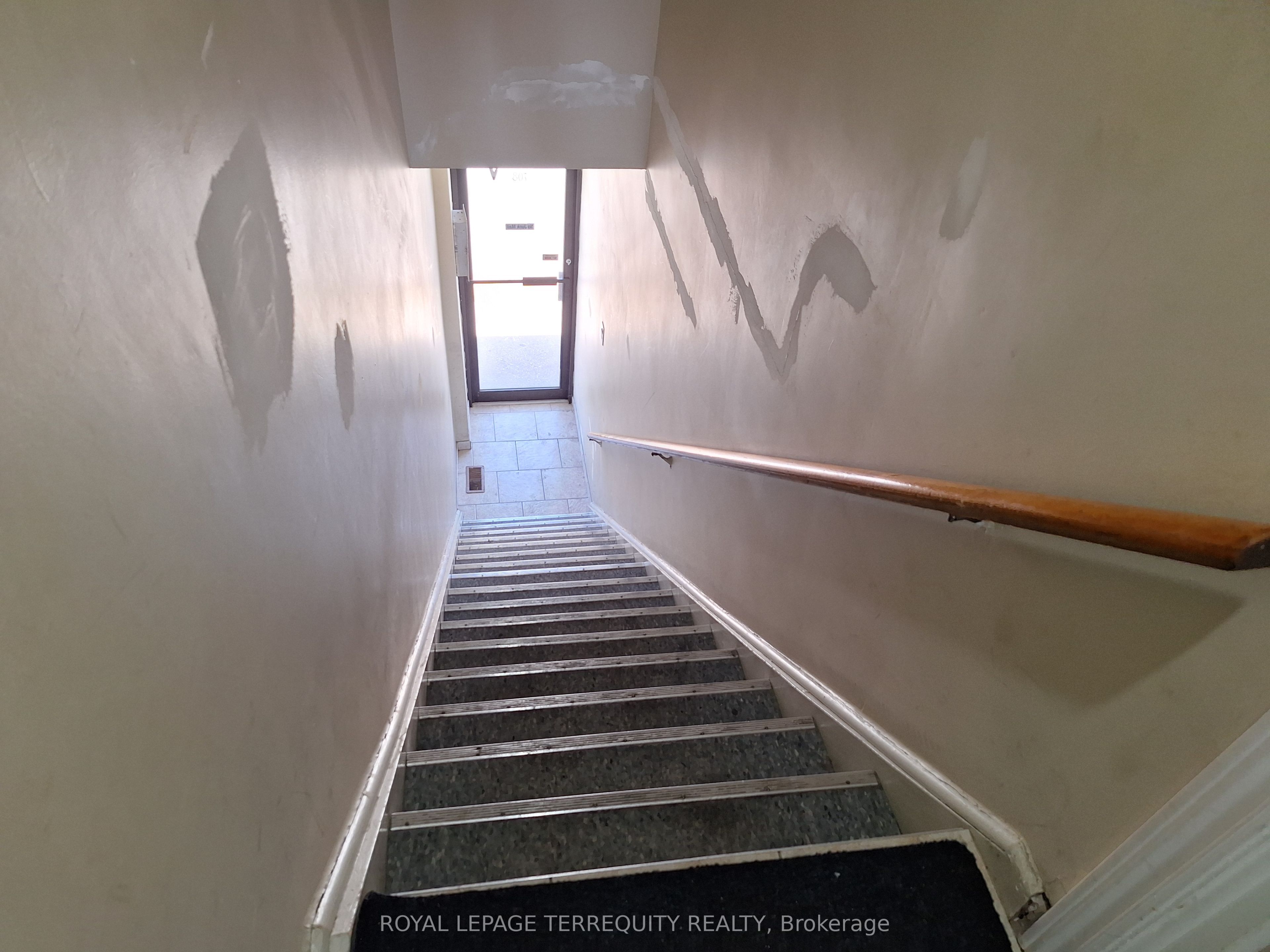 708 Wilson Avenue 2, Toronto, ON M3K 1E1 photo 3