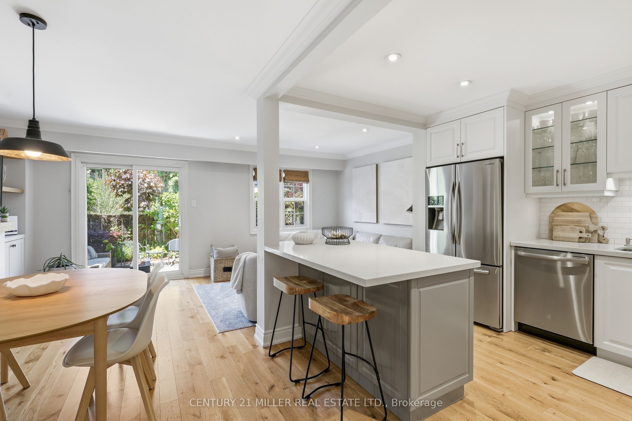 1951 Rathburn Road E 66, Mississauga, ON L4W 2N9 photo 4