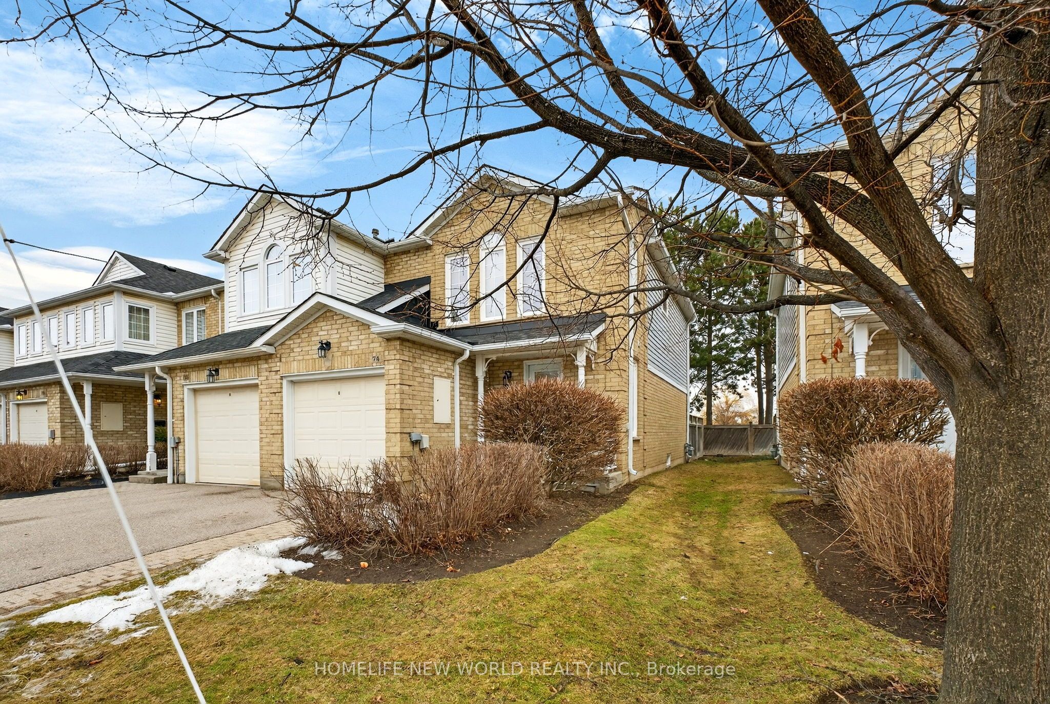 74 Heathcliffe Square, Brampton, ON L6S 5R4 photo 2