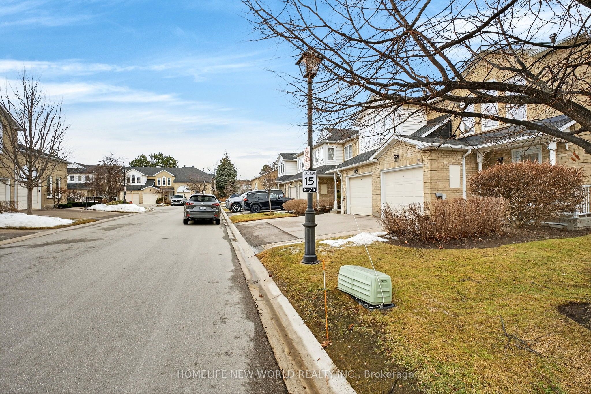 74 Heathcliffe Square, Brampton, ON L6S 5R4 photo 3