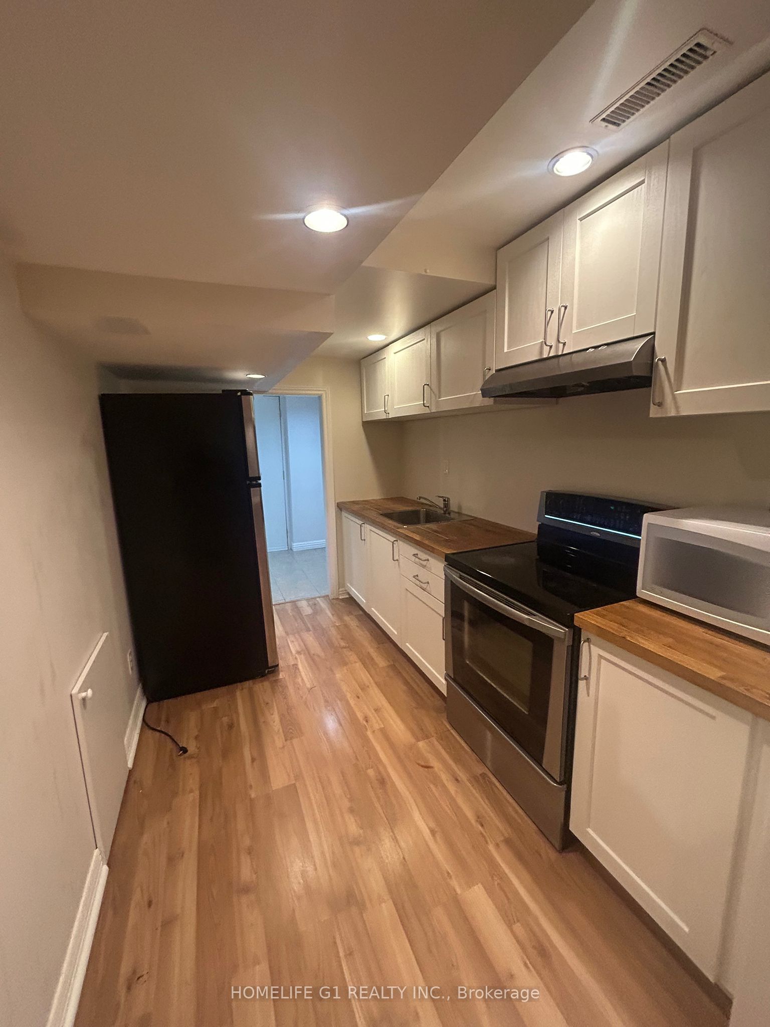 5299 Roadside Way, Mississauga, ON L5M 0H9 photo 2