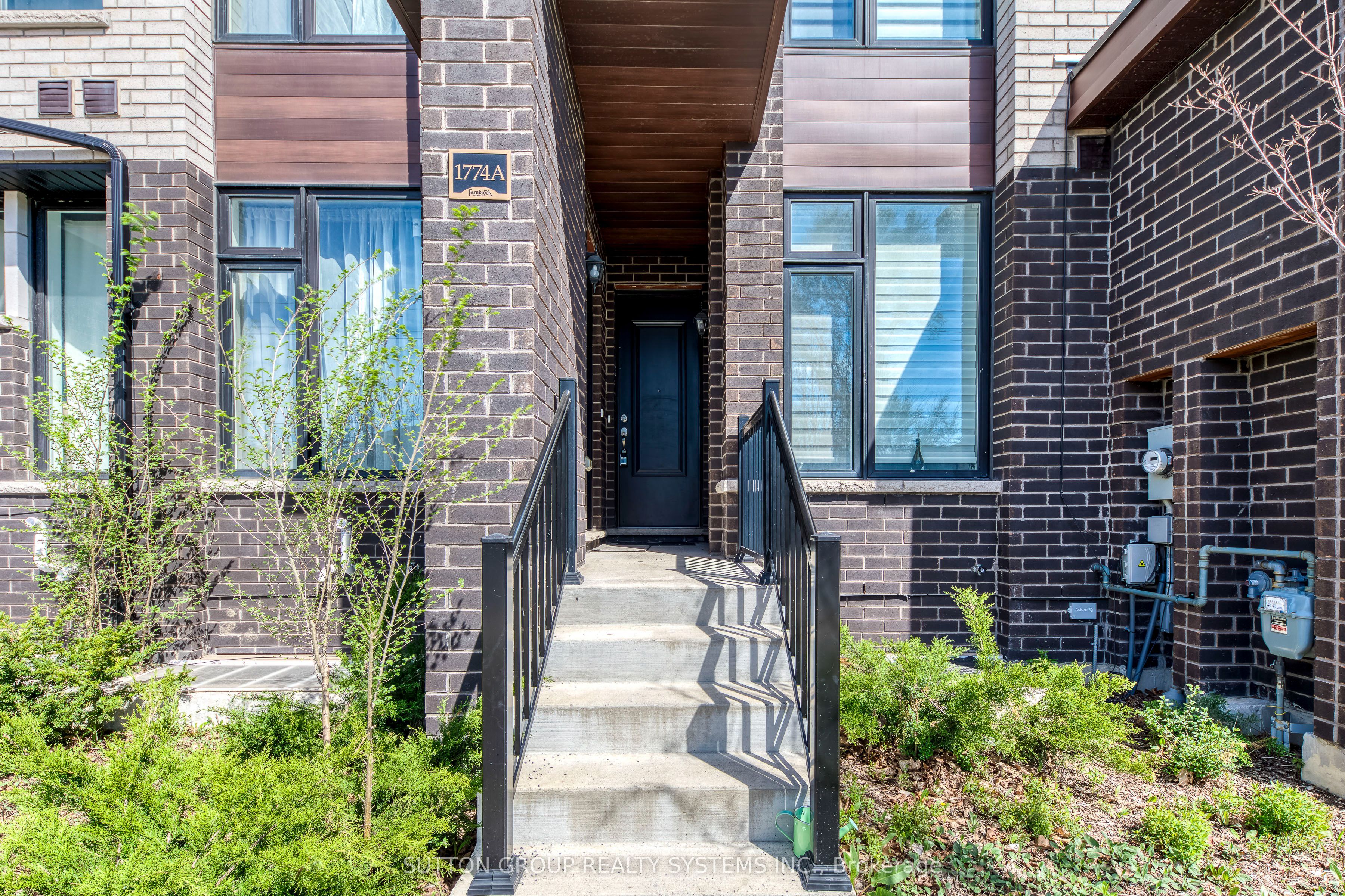 1 - 1774A Lawrence Avenue W Upper, Toronto, ON M6L 0A3 photo 3