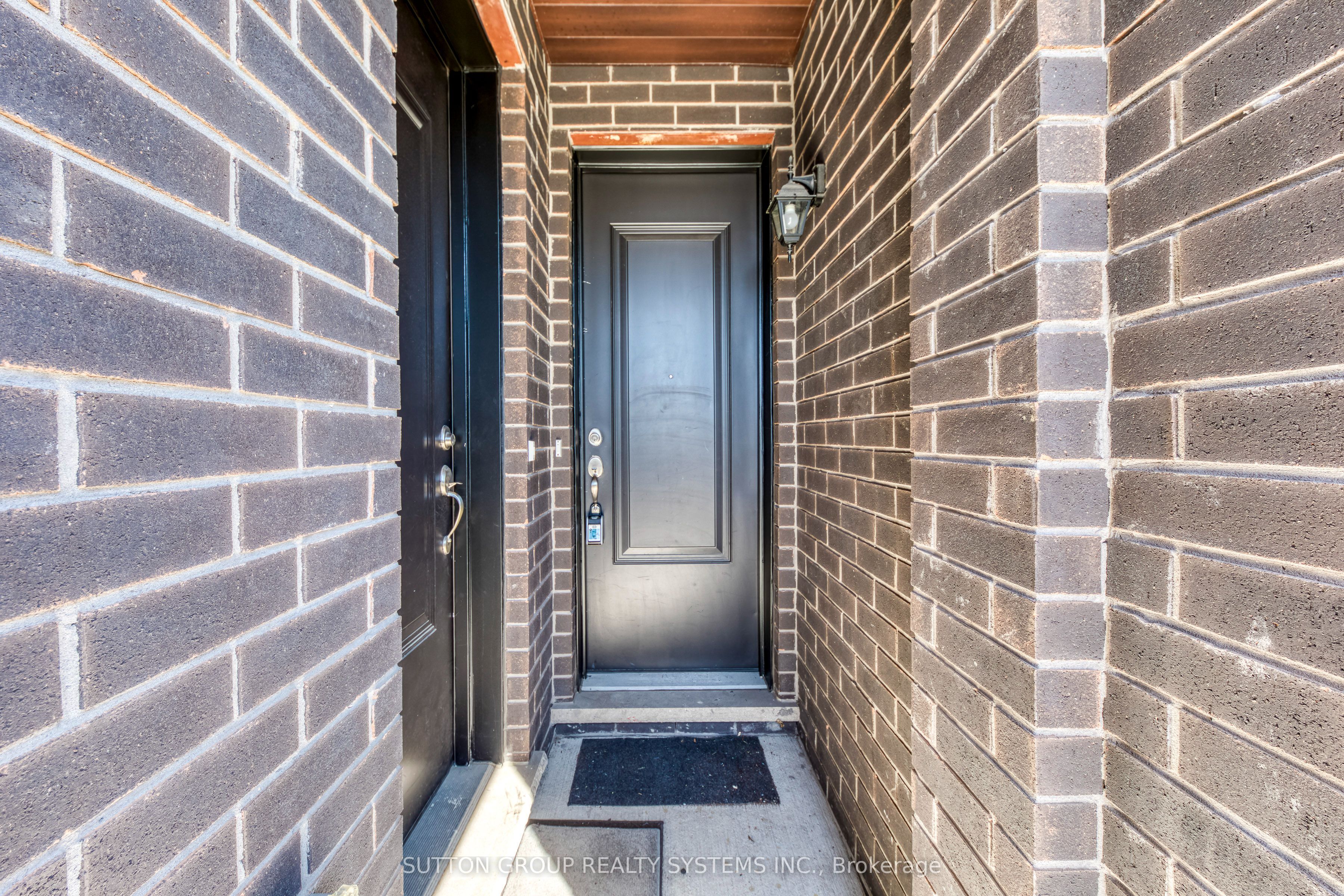 1 - 1774A Lawrence Avenue W Upper, Toronto, ON M6L 0A3 photo 4