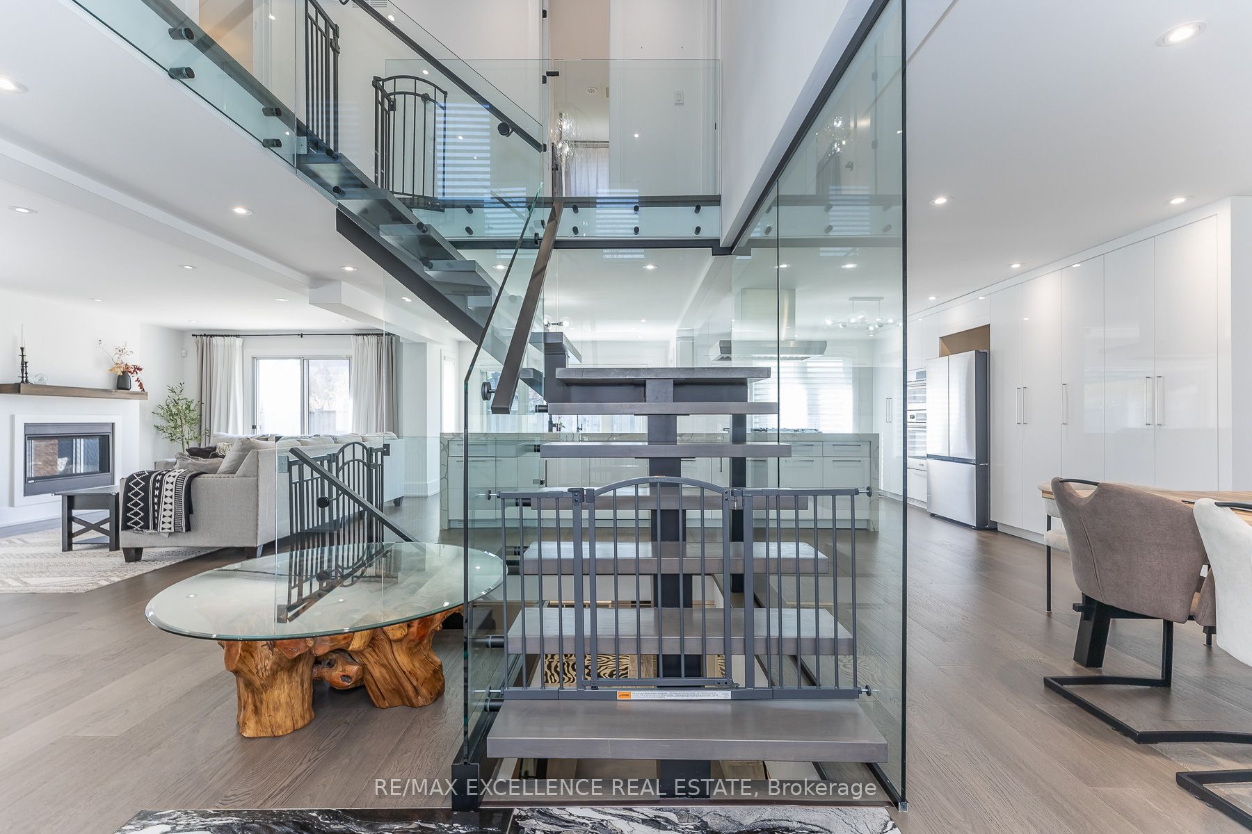 2 Pebble Beach Court, Brampton, ON L6S 4E9 photo 5