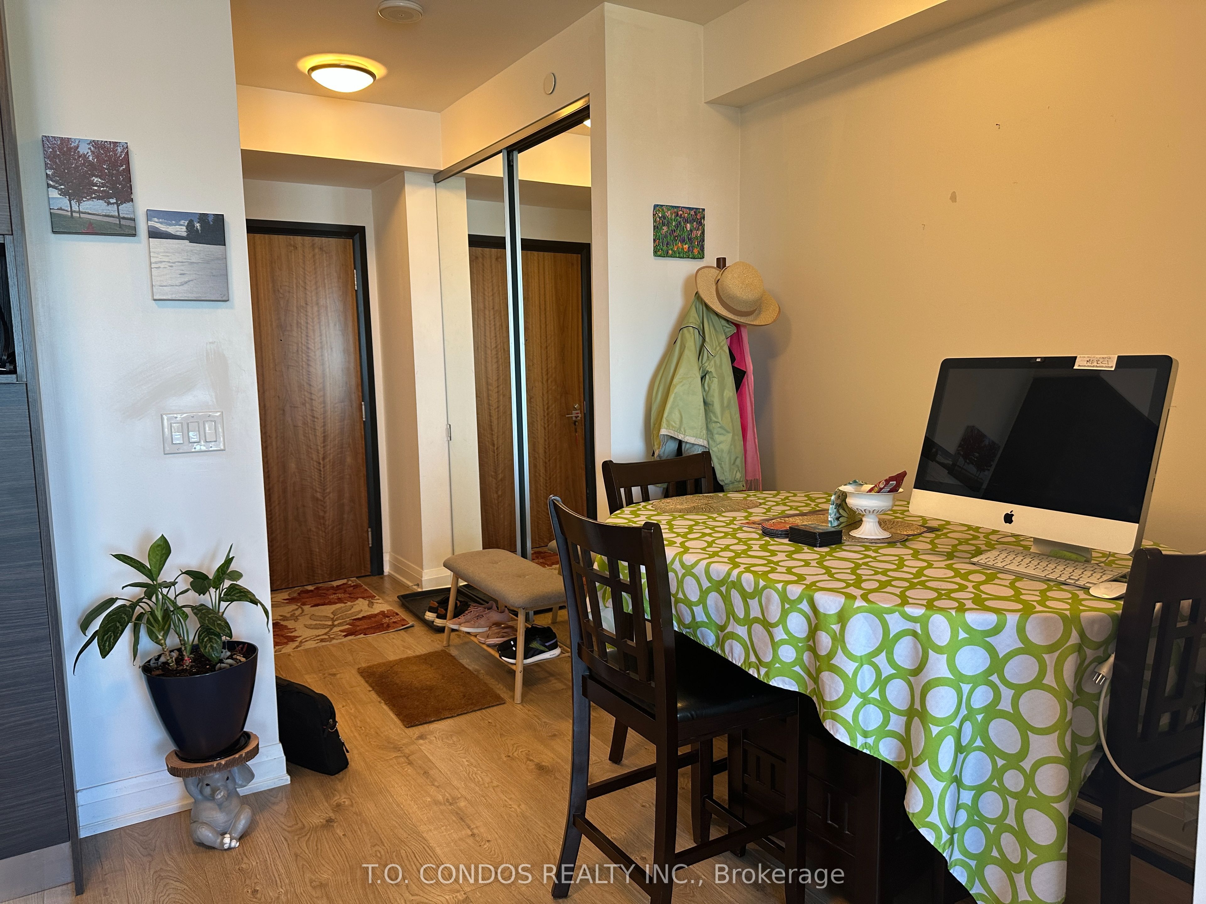 36 Park Lawn Road 1506, Toronto, ON M8Y 3H8 photo 2