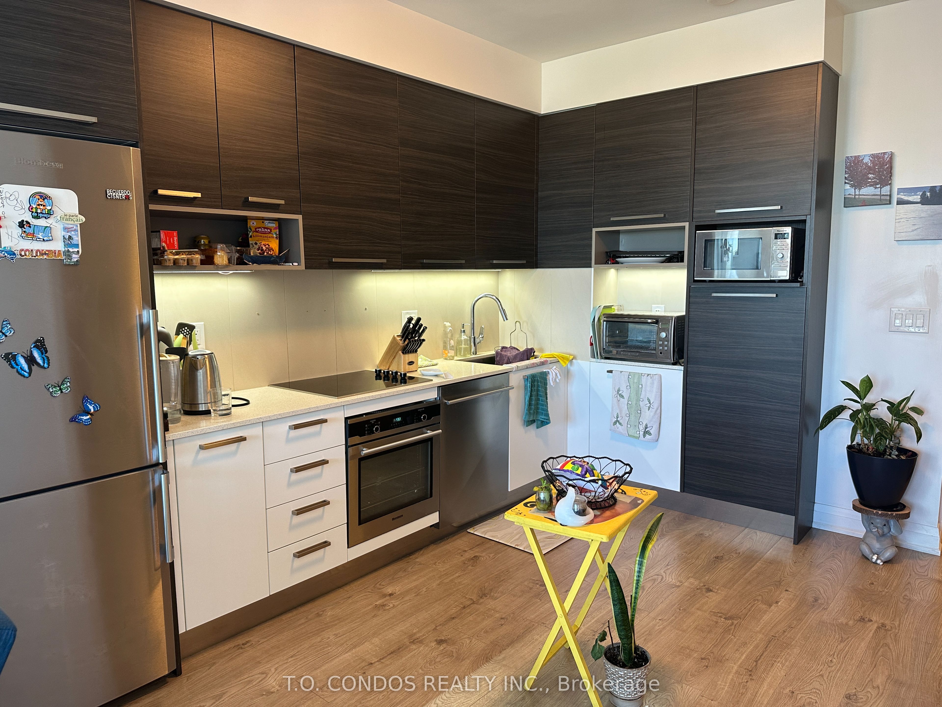 36 Park Lawn Road 1506, Toronto, ON M8Y 3H8 photo 3