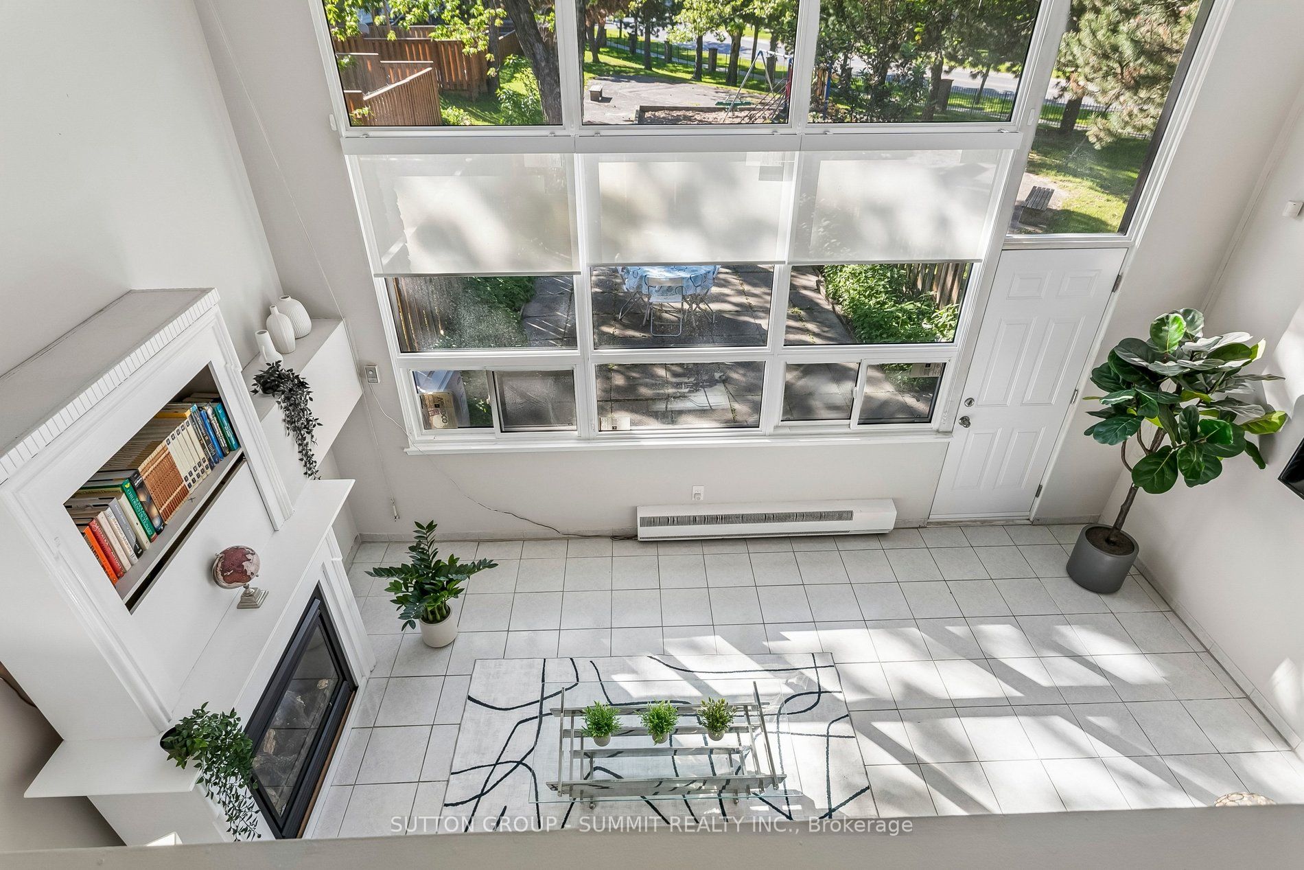 180 MISSISSAUGA VALLEY Boulevard 211, Mississauga, ON L5A 3M2