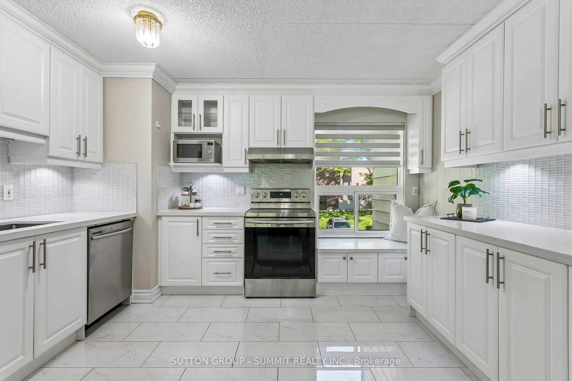 180 MISSISSAUGA VALLEY Boulevard 211, Mississauga, ON L5A 3M2 photo 3