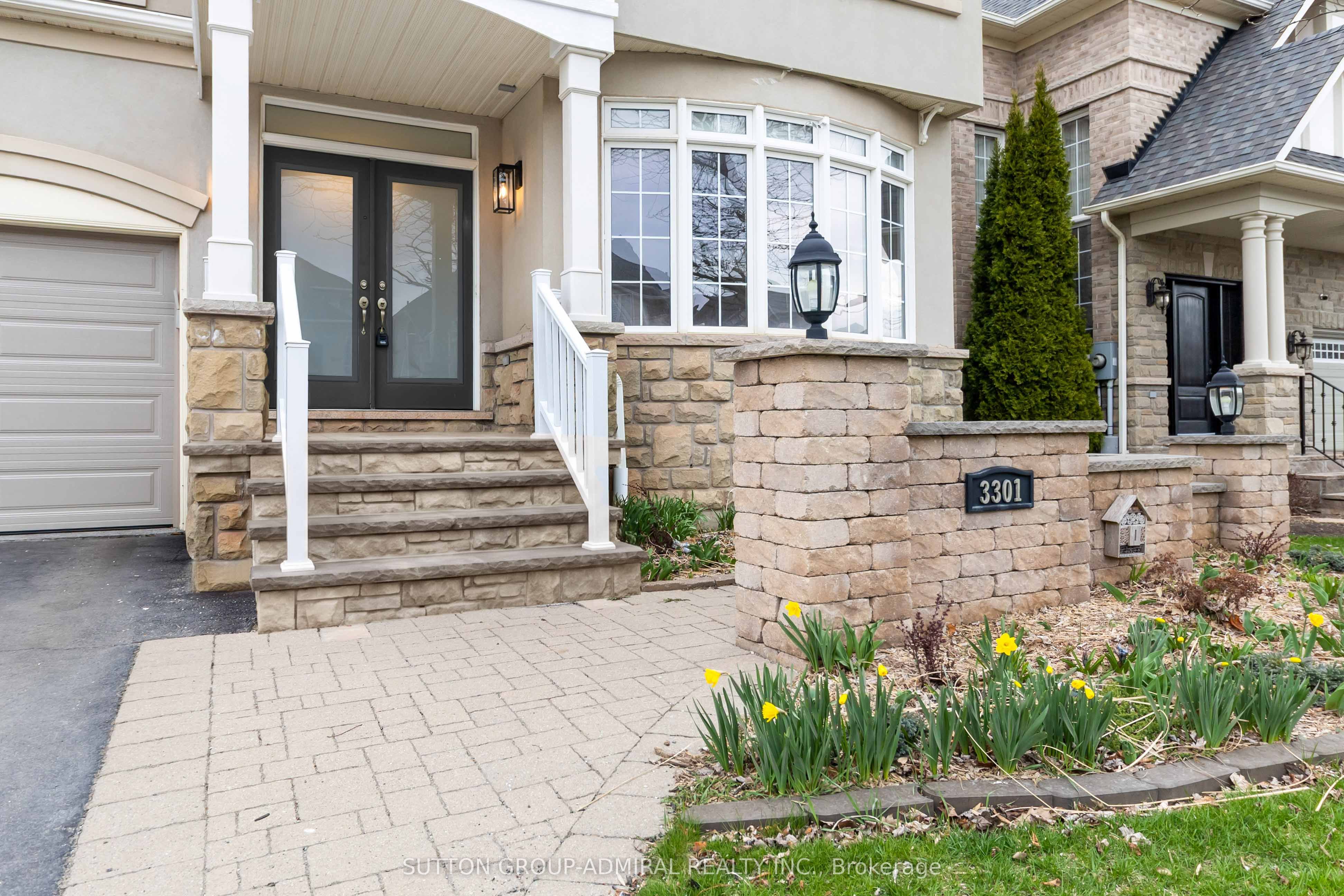 3301 Skipton Lane, Oakville, ON L6M 0K2 photo 2