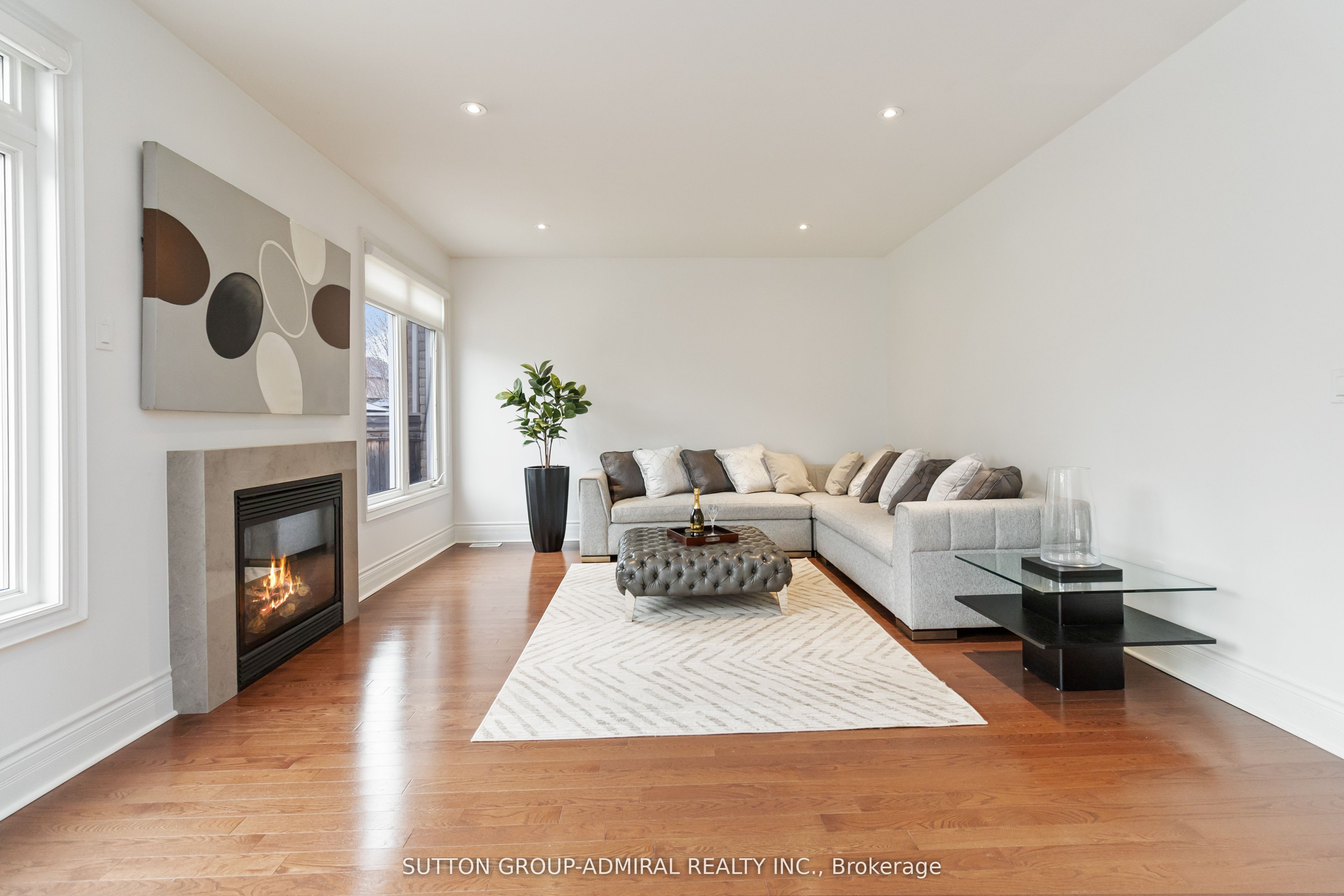 3301 Skipton Lane, Oakville, ON L6M 0K2 photo 4