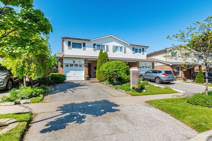 18 Pluto Drive, Brampton, ON L6V 3W5 photo 2