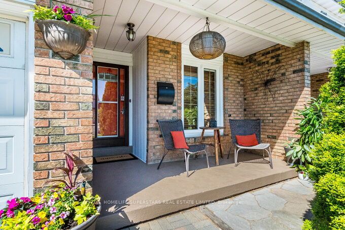 18 Pluto Drive, Brampton, ON L6V 3W5 photo 3