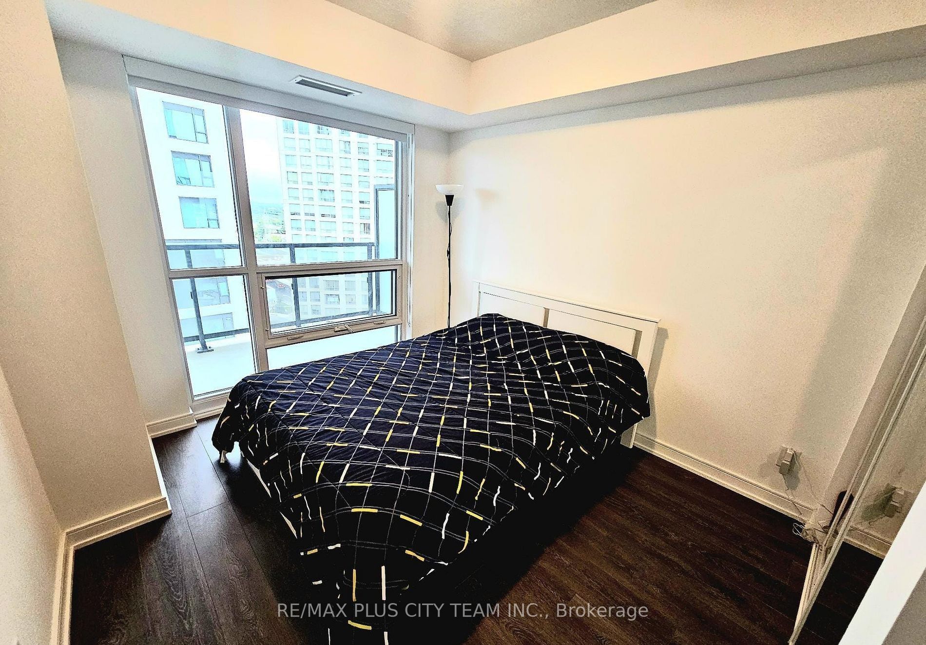 30 Samuel Wood Way 1007, Toronto, ON M9B 0C9 photo 4