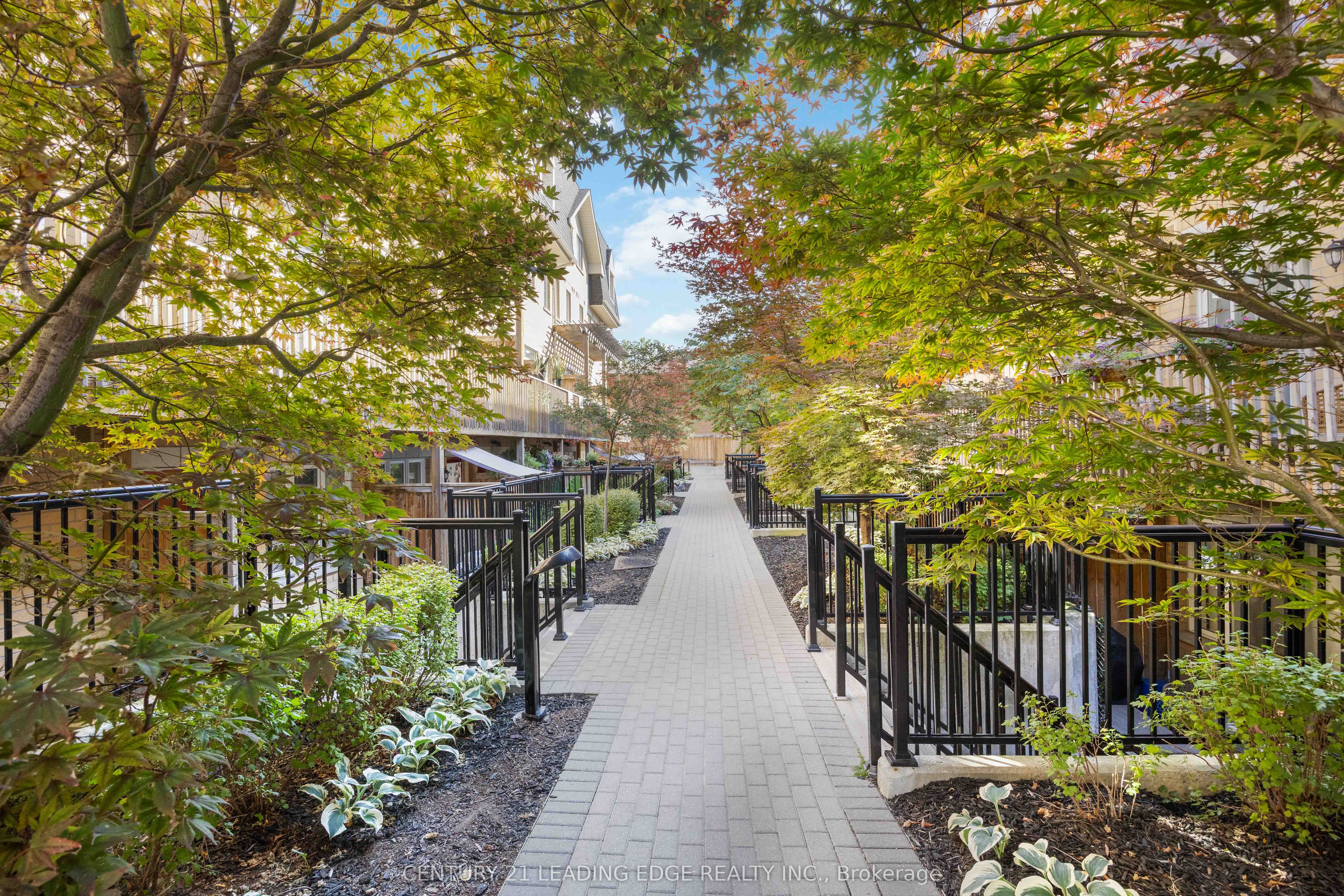 380 Hopewell Avenue 121, Toronto, ON M6E 2S2