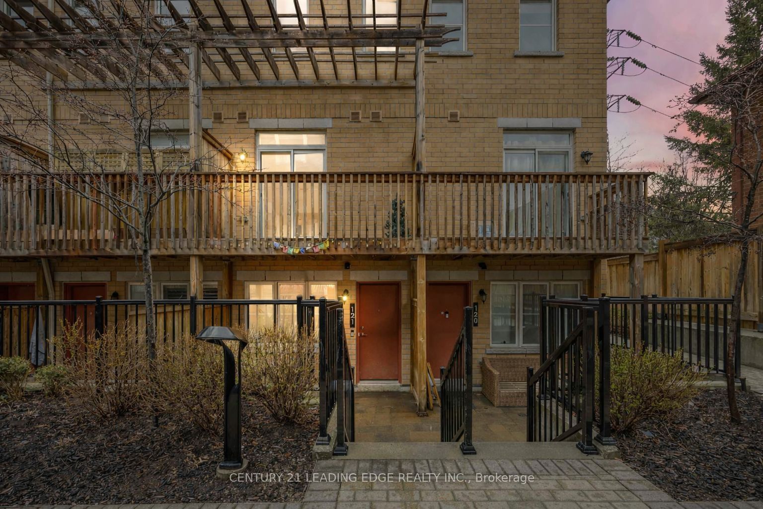 380 Hopewell Avenue 121, Toronto, ON M6E 2S2 photo 2