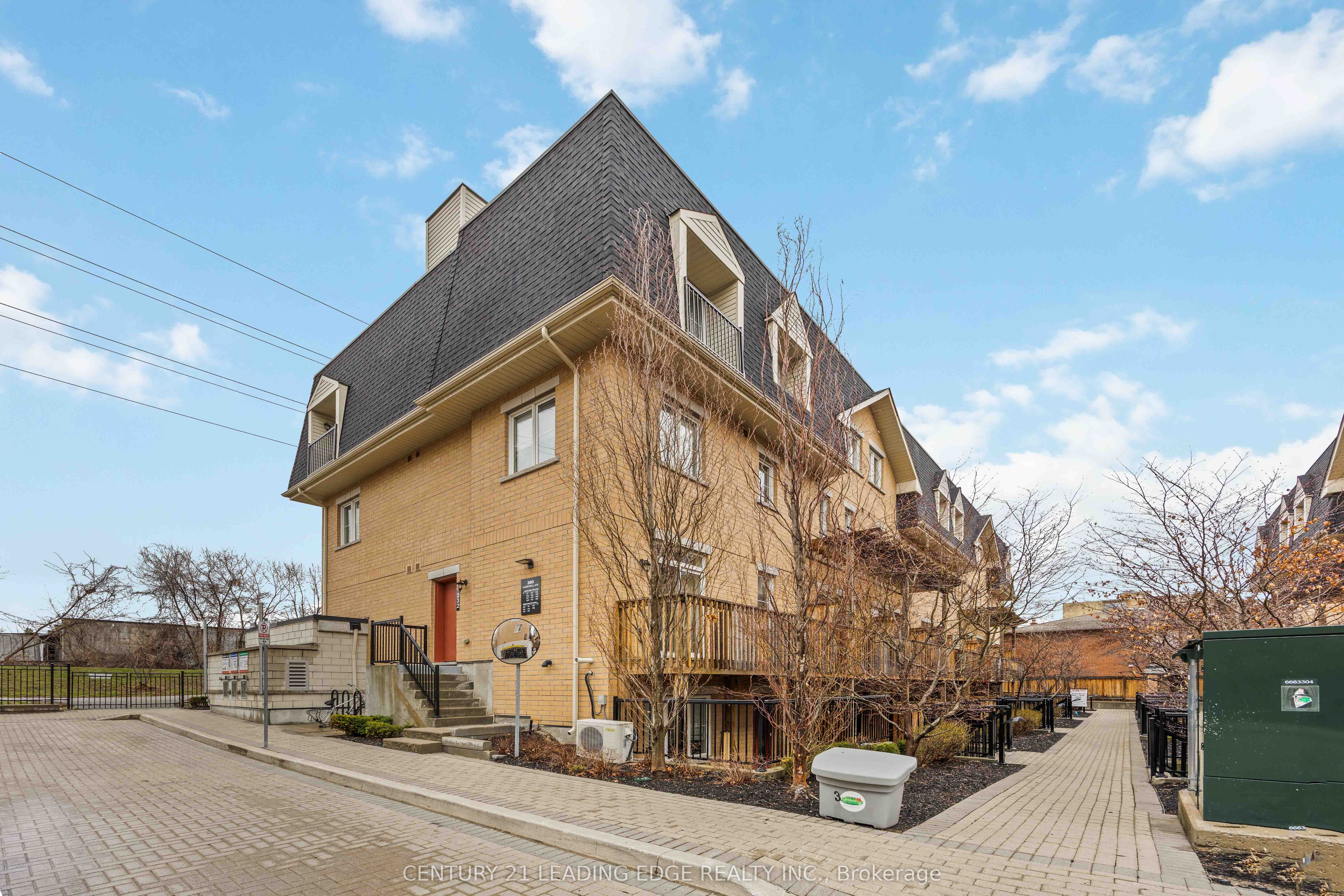 380 Hopewell Avenue 121, Toronto, ON M6E 2S2 photo 3