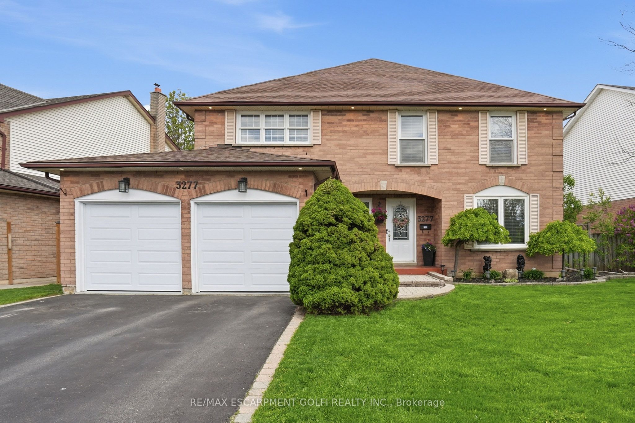 3277 Folkway Drive, Burlington, ON L7M 3J2 photo 2