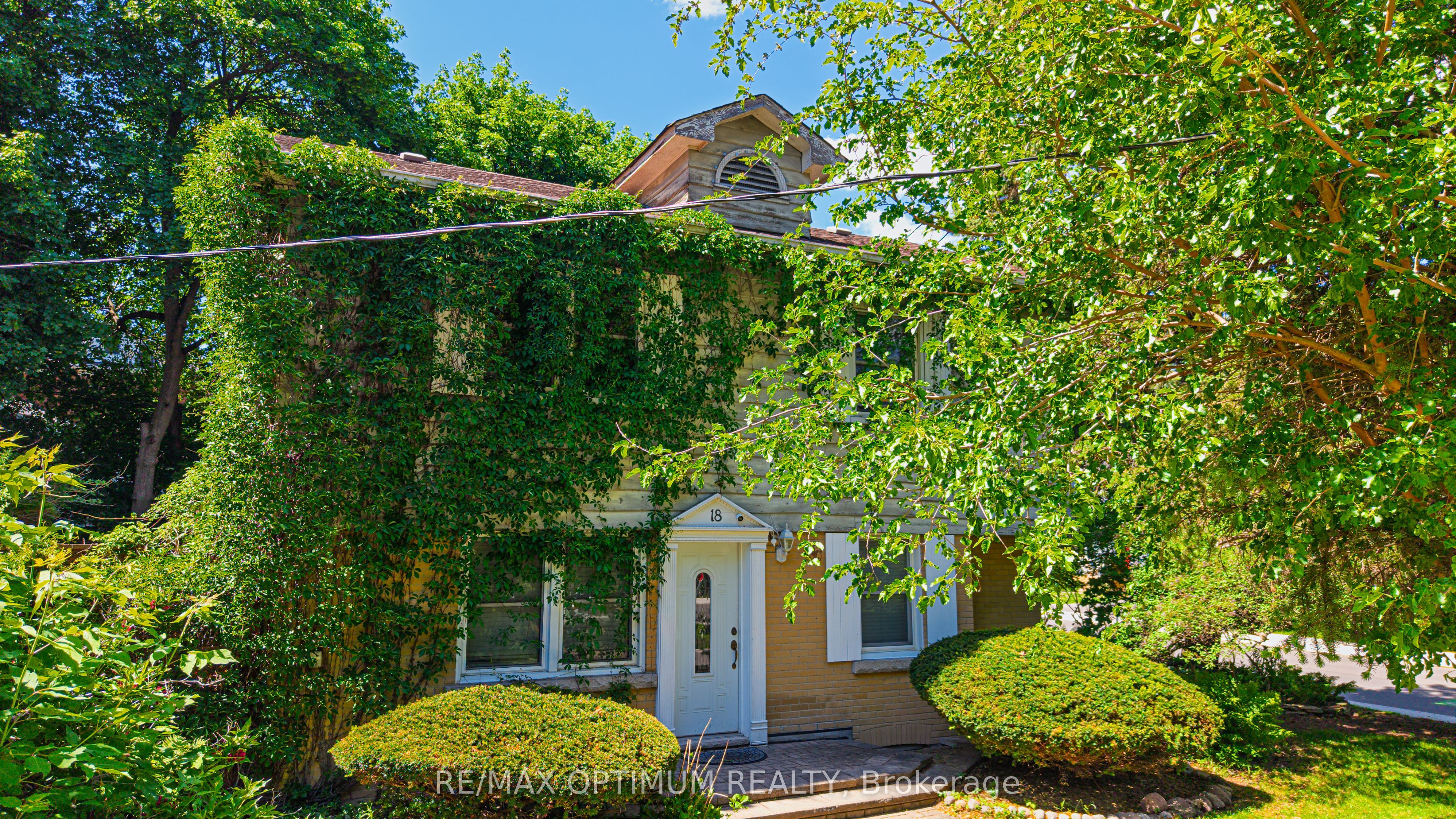 18 Armstrong Street, Brampton, ON L6W 1W6