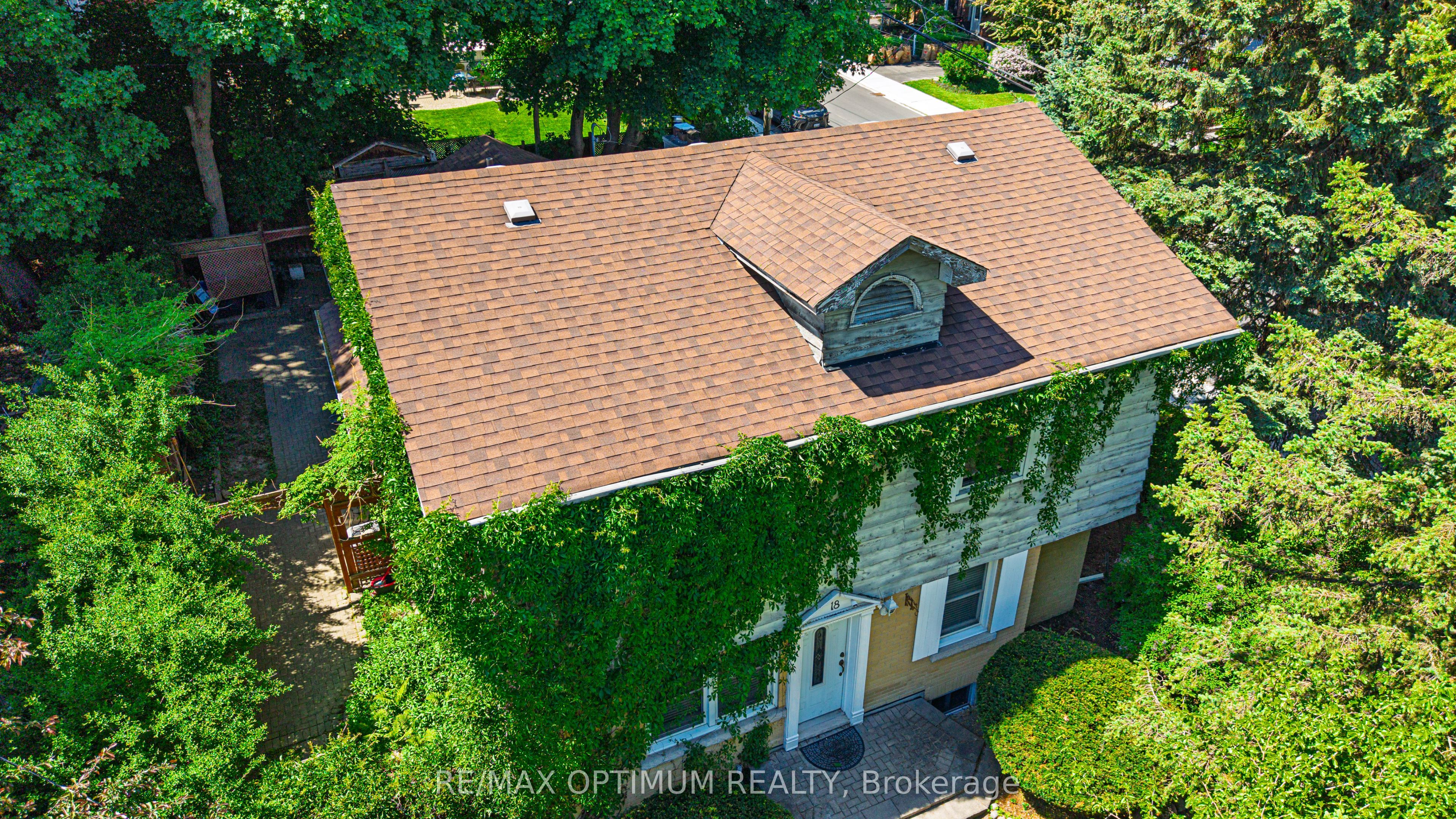 18 Armstrong Street, Brampton, ON L6W 1W6 photo 2