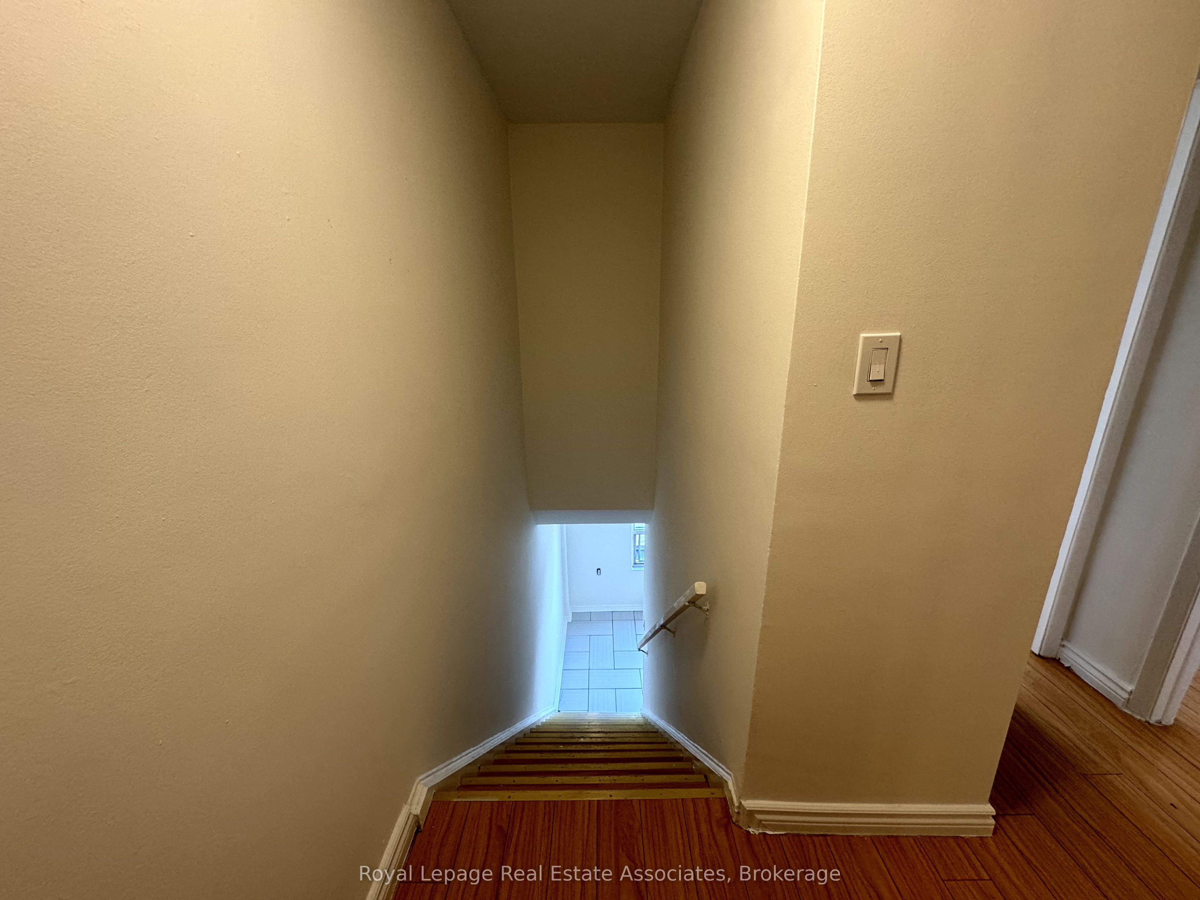 3071 Hurontario Street 1, Mississauga, ON L5A 4E4 photo 4
