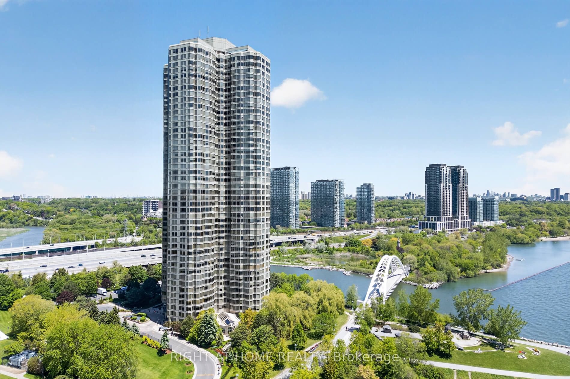 1 Palace Pier Court 607, Toronto, ON M8V 3W9