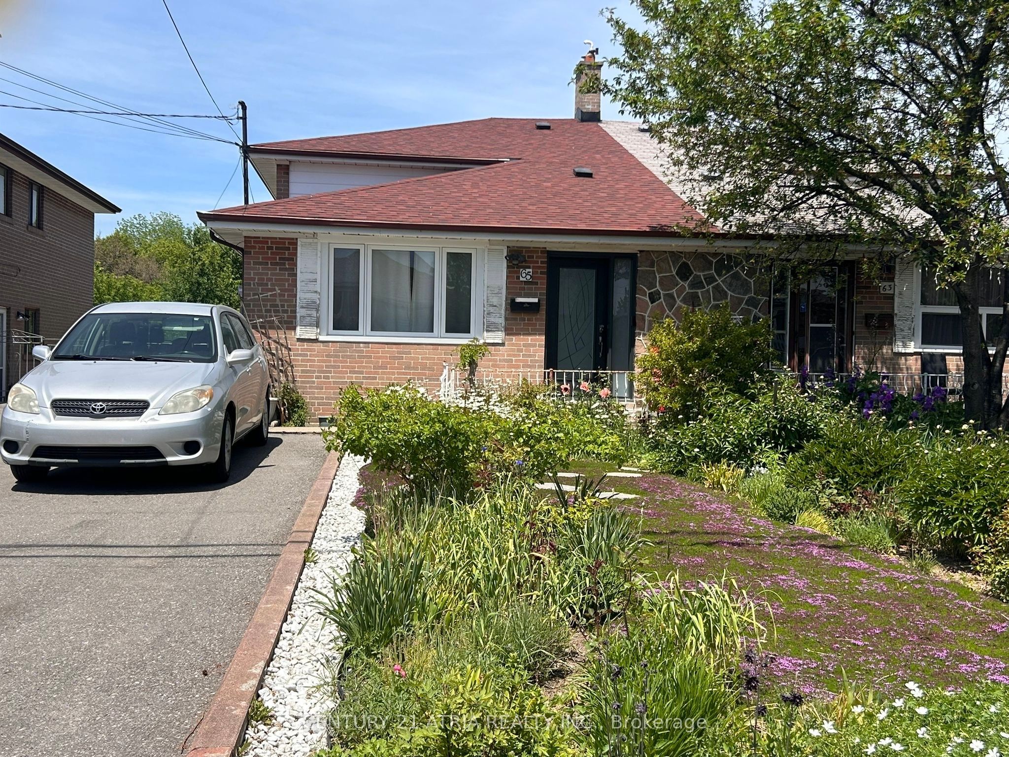 65 Newlin Crescent Lower, Toronto, ON M3L 1X5
