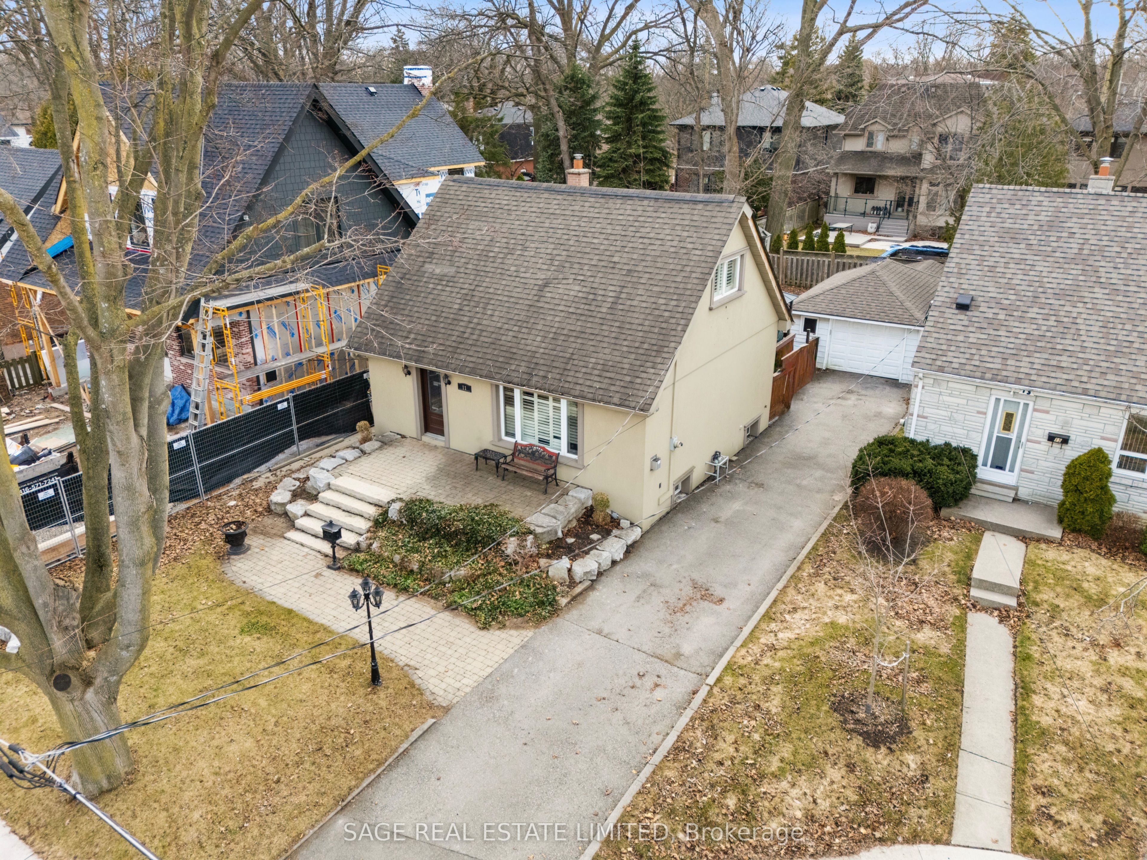 11 Chelsea Drive, Toronto, ON M8W 4R5 photo 2