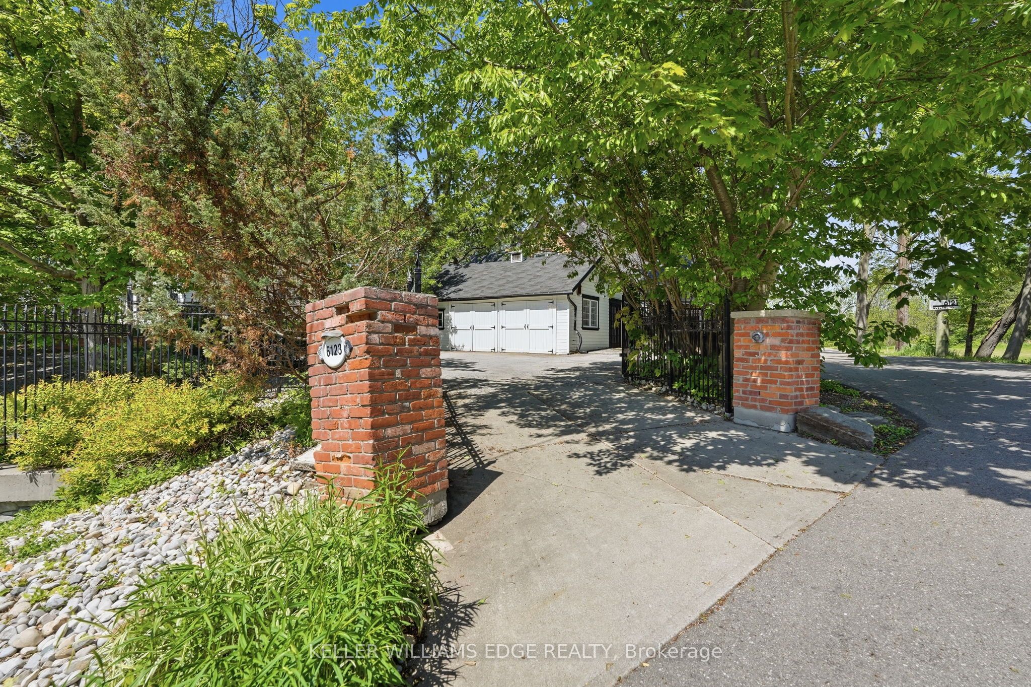 6123 Guelph Line, Burlington, ON L7P 0A6 photo 4